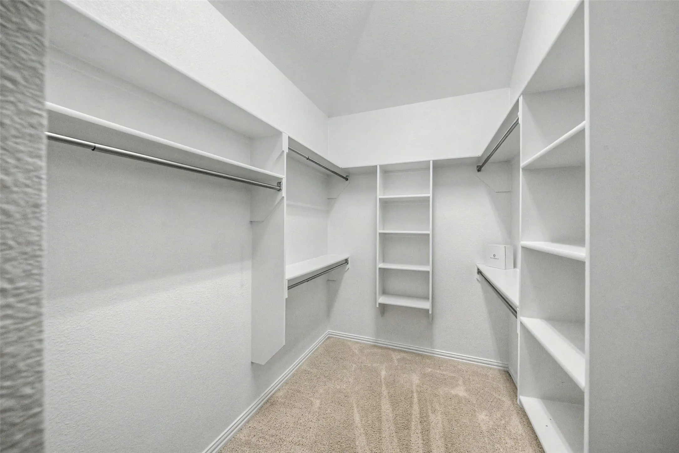 Primary bedroom Walk-in closet