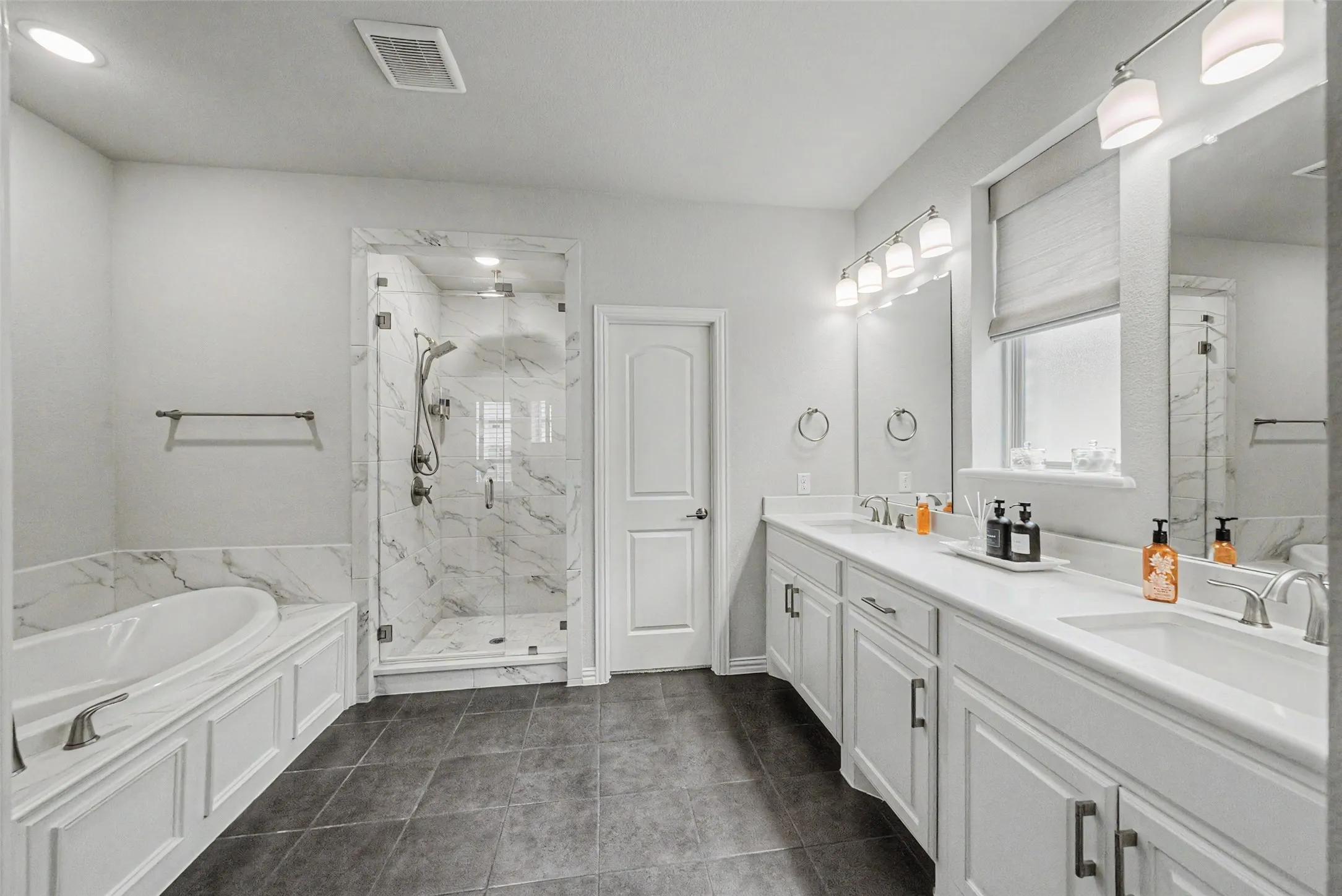 Single Family Residence For Sale in Denton County , 1200 Long Meadow Drive, Little Elm, Texas 76227, 3 Bedroom, 3 Bathroom, 2 Garage spaces, 2,347 Sqft, built in 2021, mls#21298534, Real Estate Agent in Little Elm, Homes For Sale in Denton county, Homes For Sale in Little Elm, Realtor in Little Elm Texas, Real Estate Brokerage Independent Realty Texas, Luminita Cordes Realtor