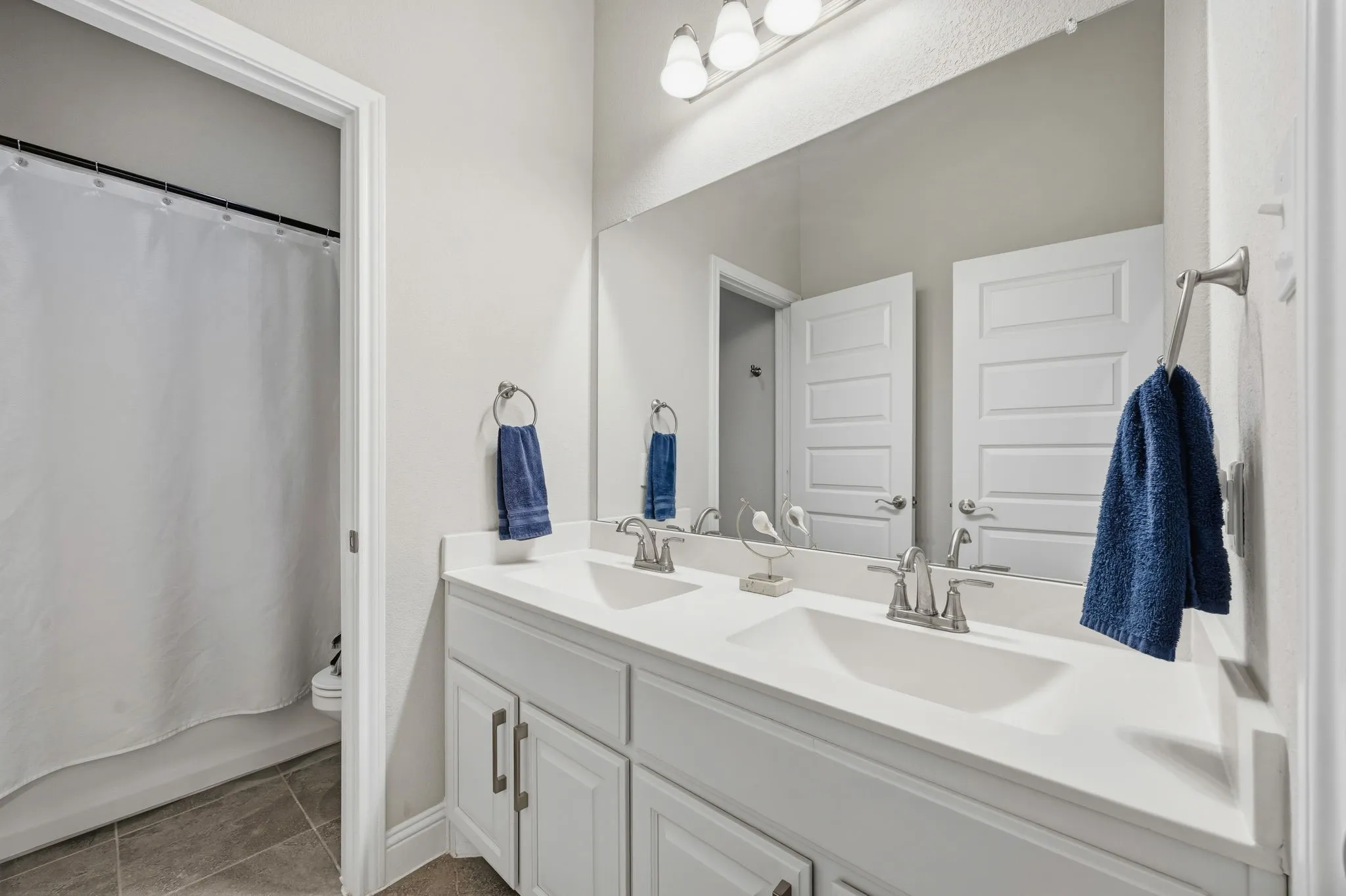 Single Family Residence For Sale in Ellis County , 448 Bessie Coleman Boulevard, Waxahachie, Texas 75165, 3 Bedroom, 3 Bathroom, 2 Garage spaces, 2,641 Sqft, built in 2022, mls#21316521, Real Estate Agent in Waxahachie, Homes For Sale in Ellis county, Homes For Sale in Waxahachie, Realtor in Waxahachie Texas, Real Estate Brokerage Independent Realty Texas, Luminita Cordes Realtor