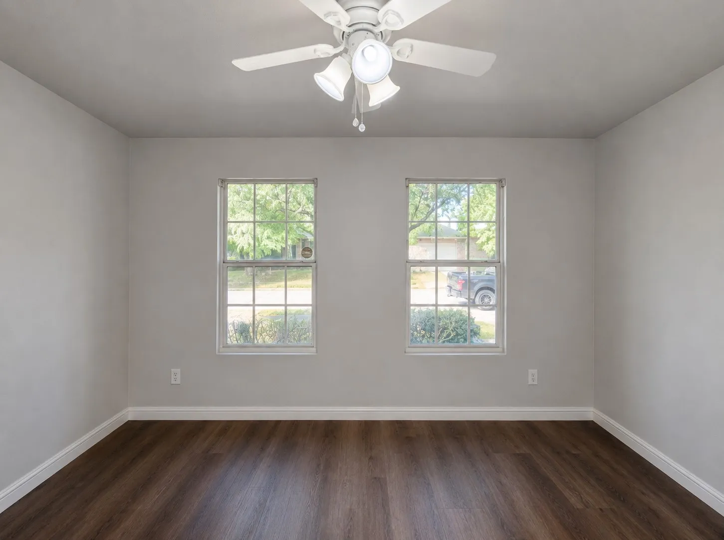 Single Family Residence For Sale in Denton County , 4709 Dogwood Drive, Denton, Texas 76208, 5 Bedroom, 3 Bathroom, 2 Garage spaces, 2,932 Sqft, built in 2007, mls#21316039, Real Estate Agent in Denton, Homes For Sale in Denton county, Homes For Sale in Denton, Realtor in Denton Texas, Real Estate Brokerage Independent Realty Texas, Luminita Cordes Realtor