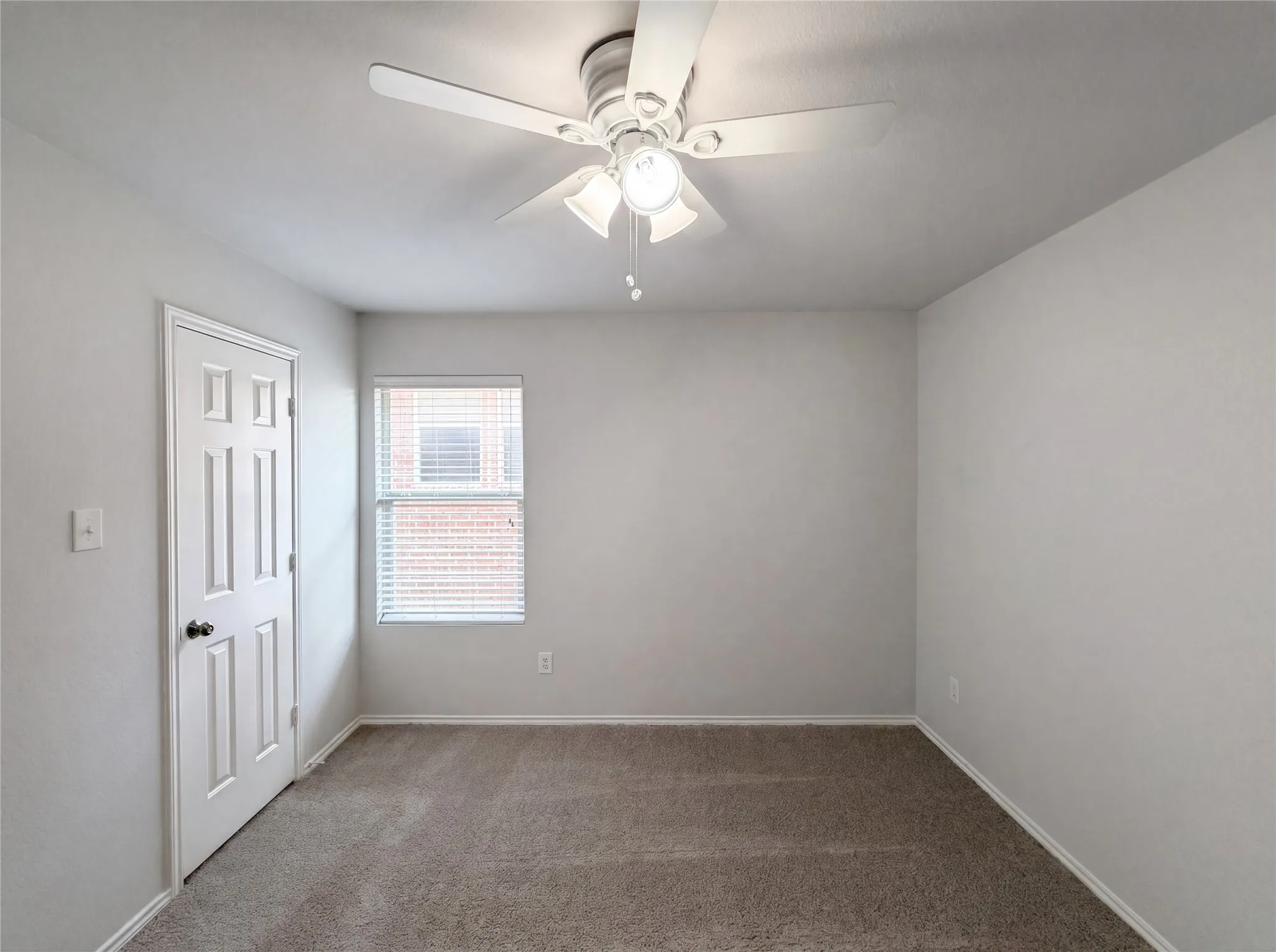Single Family Residence For Sale in Denton County , 4709 Dogwood Drive, Denton, Texas 76208, 5 Bedroom, 3 Bathroom, 2 Garage spaces, 2,932 Sqft, built in 2007, mls#21316039, Real Estate Agent in Denton, Homes For Sale in Denton county, Homes For Sale in Denton, Realtor in Denton Texas, Real Estate Brokerage Independent Realty Texas, Luminita Cordes Realtor