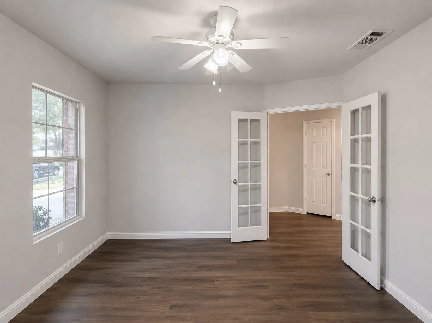 Single Family Residence For Sale in Denton County , 4709 Dogwood Drive, Denton, Texas 76208, 5 Bedroom, 3 Bathroom, 2 Garage spaces, 2,932 Sqft, built in 2007, mls#21316039, Real Estate Agent in Denton, Homes For Sale in Denton county, Homes For Sale in Denton, Realtor in Denton Texas, Real Estate Brokerage Independent Realty Texas, Luminita Cordes Realtor