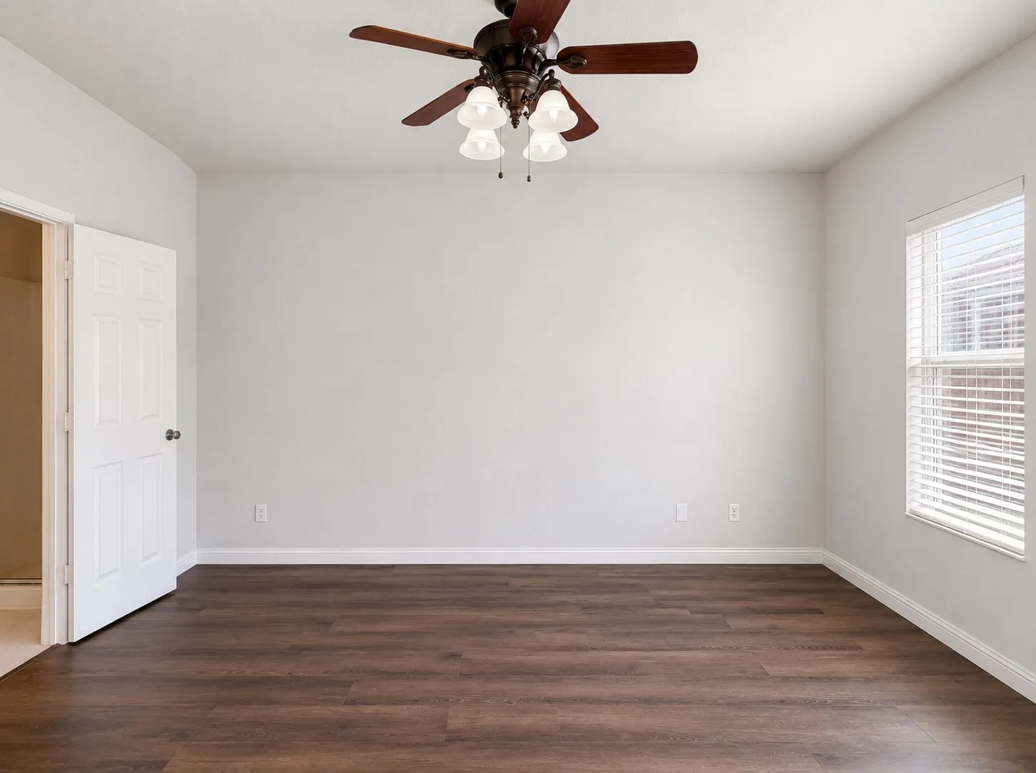 Single Family Residence For Sale in Denton County , 4709 Dogwood Drive, Denton, Texas 76208, 5 Bedroom, 3 Bathroom, 2 Garage spaces, 2,932 Sqft, built in 2007, mls#21316039, Real Estate Agent in Denton, Homes For Sale in Denton county, Homes For Sale in Denton, Realtor in Denton Texas, Real Estate Brokerage Independent Realty Texas, Luminita Cordes Realtor
