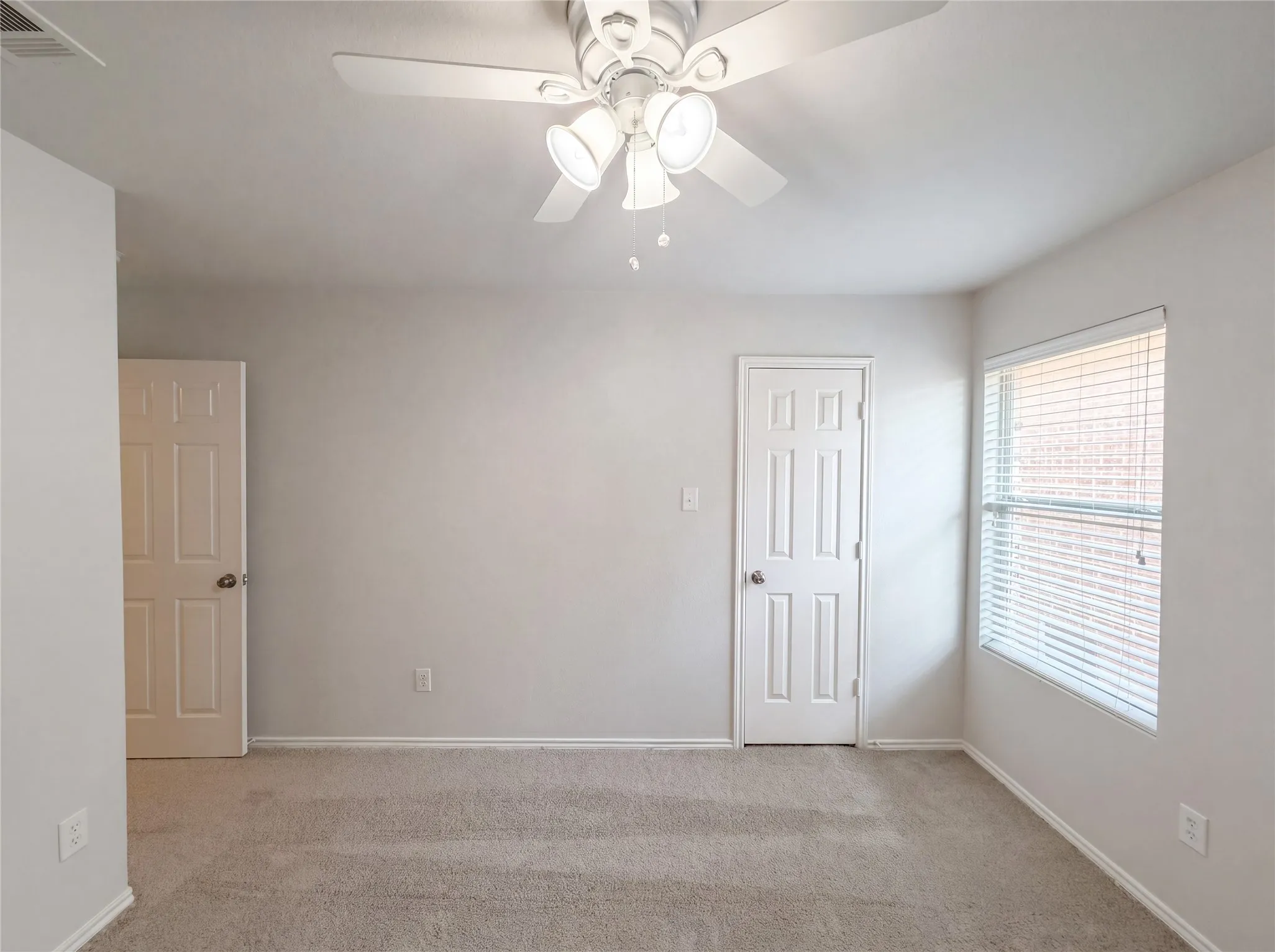 Single Family Residence For Sale in Denton County , 4709 Dogwood Drive, Denton, Texas 76208, 5 Bedroom, 3 Bathroom, 2 Garage spaces, 2,932 Sqft, built in 2007, mls#21316039, Real Estate Agent in Denton, Homes For Sale in Denton county, Homes For Sale in Denton, Realtor in Denton Texas, Real Estate Brokerage Independent Realty Texas, Luminita Cordes Realtor