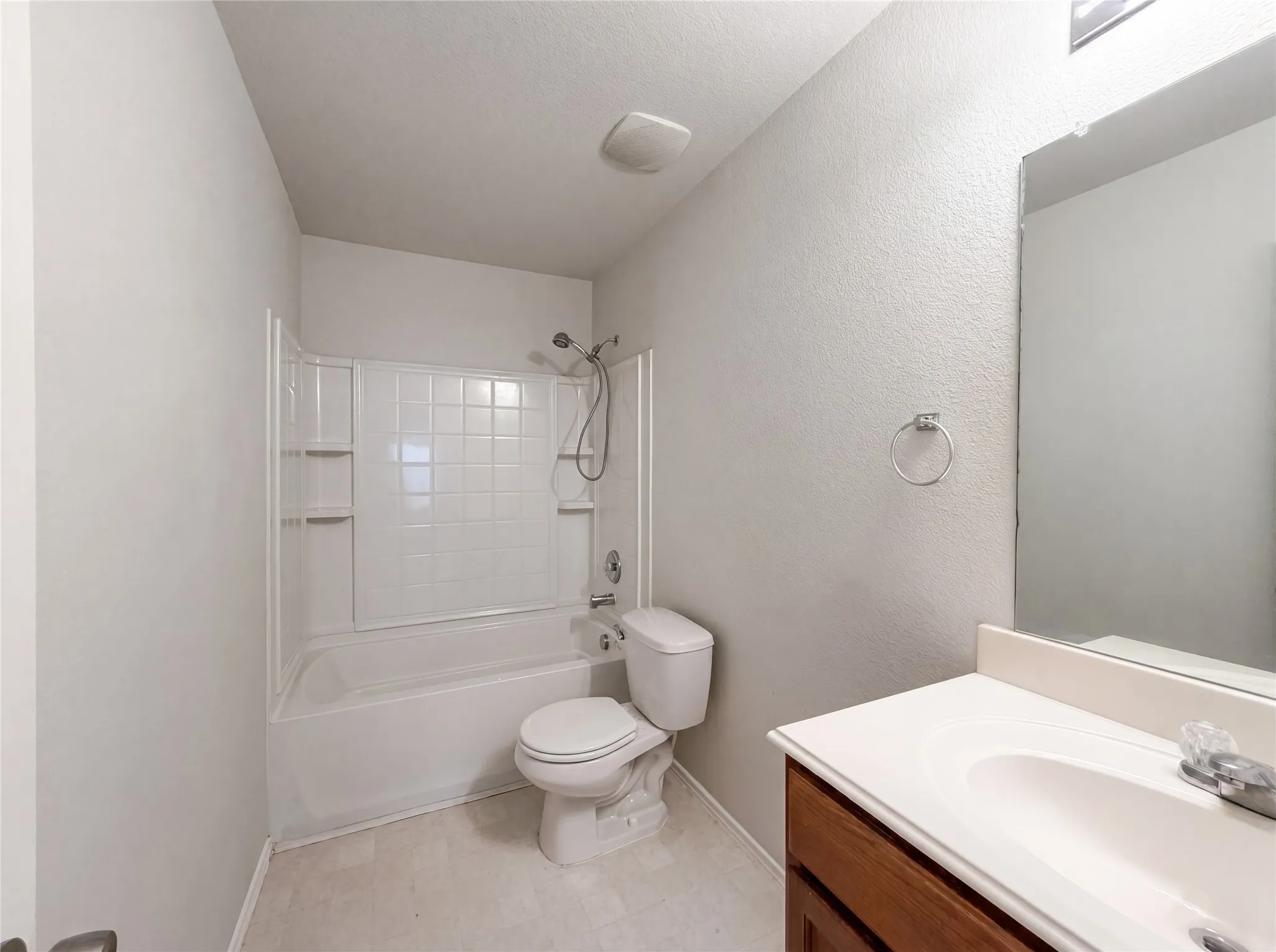 Single Family Residence For Sale in Denton County , 4709 Dogwood Drive, Denton, Texas 76208, 5 Bedroom, 3 Bathroom, 2 Garage spaces, 2,932 Sqft, built in 2007, mls#21316039, Real Estate Agent in Denton, Homes For Sale in Denton county, Homes For Sale in Denton, Realtor in Denton Texas, Real Estate Brokerage Independent Realty Texas, Luminita Cordes Realtor