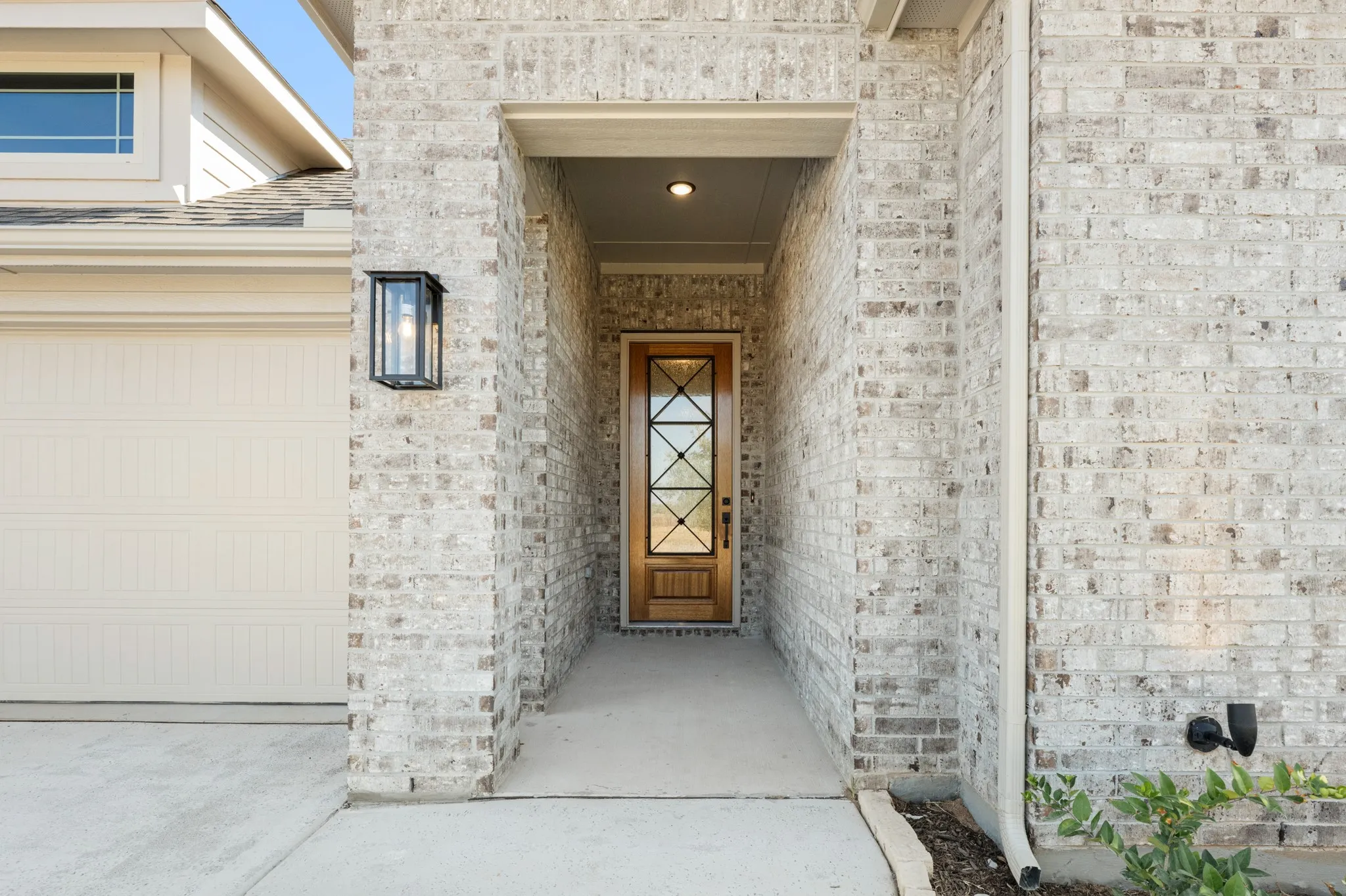 Single Family Residence For Sale in Hood County , 125 Ponce De Leon Drive, Granbury, Texas 76048, 3 Bedroom, 2 Bathroom, 3 Garage spaces, 2,101 Sqft, built in 2025, mls#21316591, Real Estate Agent in Granbury, Homes For Sale in Hood county, Homes For Sale in Granbury, Realtor in Granbury Texas, Real Estate Brokerage Independent Realty Texas, Luminita Cordes Realtor