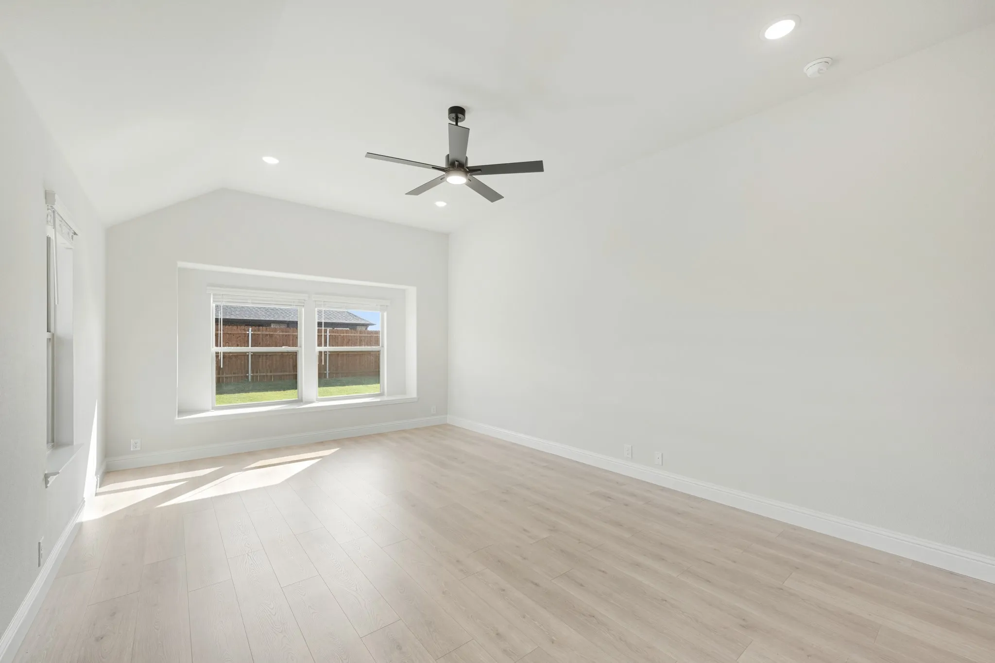 Single Family Residence For Sale in Hood County , 125 Ponce De Leon Drive, Granbury, Texas 76048, 3 Bedroom, 2 Bathroom, 3 Garage spaces, 2,101 Sqft, built in 2025, mls#21316591, Real Estate Agent in Granbury, Homes For Sale in Hood county, Homes For Sale in Granbury, Realtor in Granbury Texas, Real Estate Brokerage Independent Realty Texas, Luminita Cordes Realtor