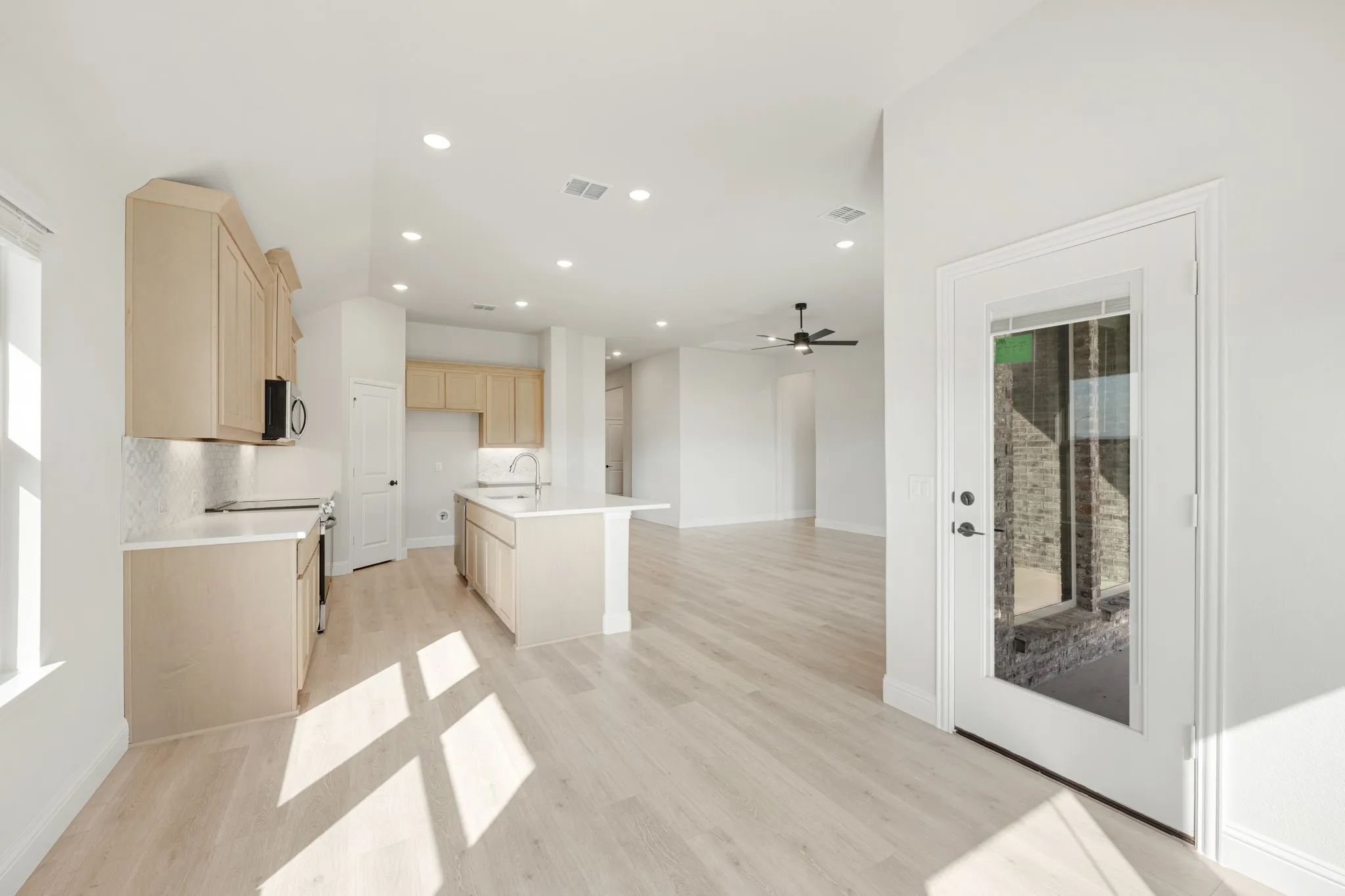 Single Family Residence For Sale in Hood County , 125 Ponce De Leon Drive, Granbury, Texas 76048, 3 Bedroom, 2 Bathroom, 3 Garage spaces, 2,101 Sqft, built in 2025, mls#21316591, Real Estate Agent in Granbury, Homes For Sale in Hood county, Homes For Sale in Granbury, Realtor in Granbury Texas, Real Estate Brokerage Independent Realty Texas, Luminita Cordes Realtor