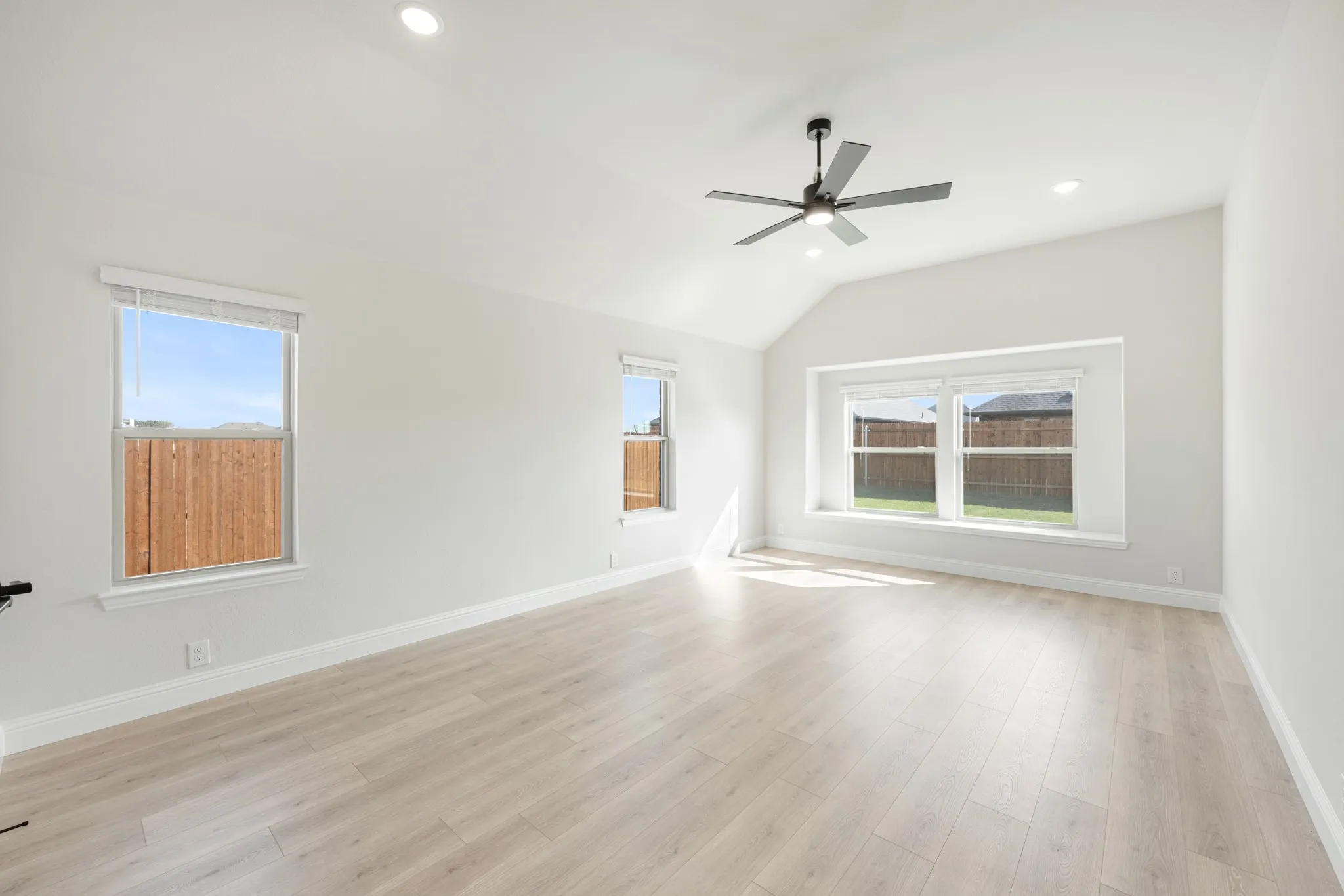 Single Family Residence For Sale in Hood County , 125 Ponce De Leon Drive, Granbury, Texas 76048, 3 Bedroom, 2 Bathroom, 3 Garage spaces, 2,101 Sqft, built in 2025, mls#21316591, Real Estate Agent in Granbury, Homes For Sale in Hood county, Homes For Sale in Granbury, Realtor in Granbury Texas, Real Estate Brokerage Independent Realty Texas, Luminita Cordes Realtor