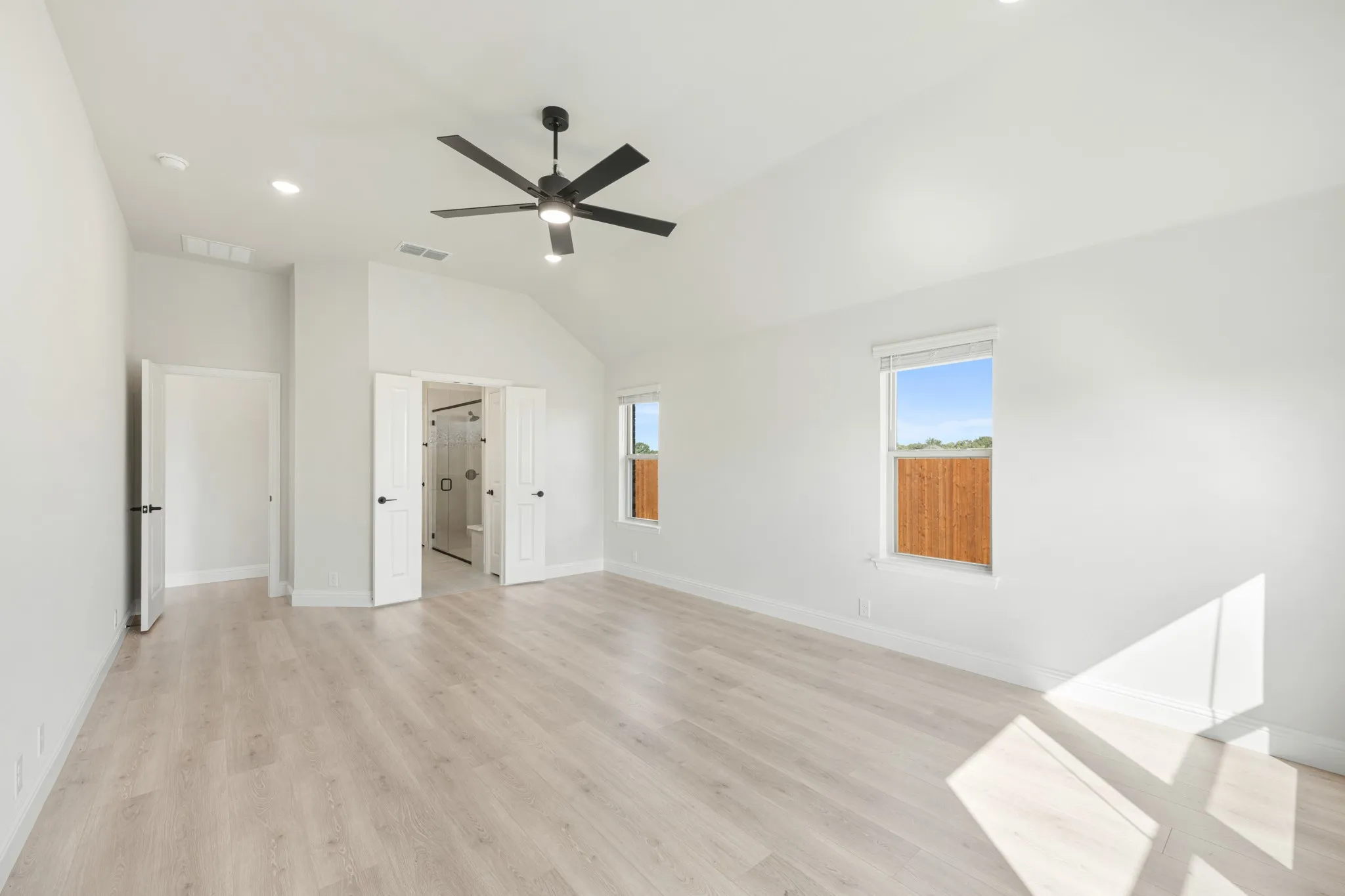 Single Family Residence For Sale in Hood County , 125 Ponce De Leon Drive, Granbury, Texas 76048, 3 Bedroom, 2 Bathroom, 3 Garage spaces, 2,101 Sqft, built in 2025, mls#21316591, Real Estate Agent in Granbury, Homes For Sale in Hood county, Homes For Sale in Granbury, Realtor in Granbury Texas, Real Estate Brokerage Independent Realty Texas, Luminita Cordes Realtor