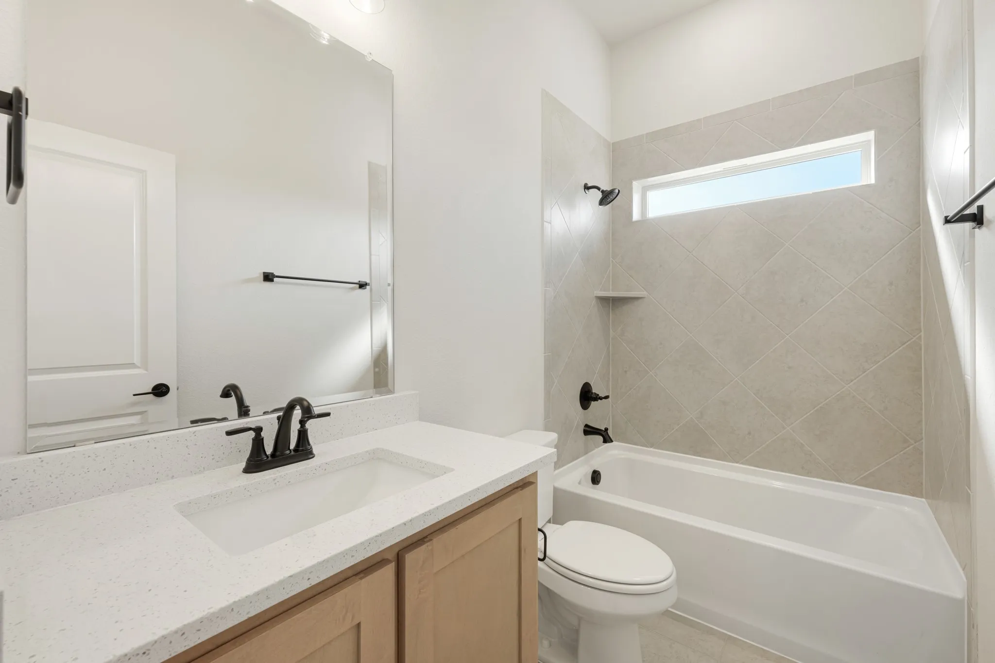 Single Family Residence For Sale in Hood County , 125 Ponce De Leon Drive, Granbury, Texas 76048, 3 Bedroom, 2 Bathroom, 3 Garage spaces, 2,101 Sqft, built in 2025, mls#21316591, Real Estate Agent in Granbury, Homes For Sale in Hood county, Homes For Sale in Granbury, Realtor in Granbury Texas, Real Estate Brokerage Independent Realty Texas, Luminita Cordes Realtor