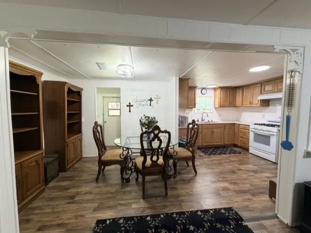 Mobile Home For Sale in Montague County , 168 Catfish Trail, Bowie, Texas 76230, 3 Bedroom, 2 Bathroom, Garage spaces, 1,312 Sqft, built in 1983, mls#21316592, Real Estate Agent in Bowie, Homes For Sale in Montague county, Homes For Sale in Bowie, Realtor in Bowie Texas, Real Estate Brokerage Independent Realty Texas, Luminita Cordes Realtor