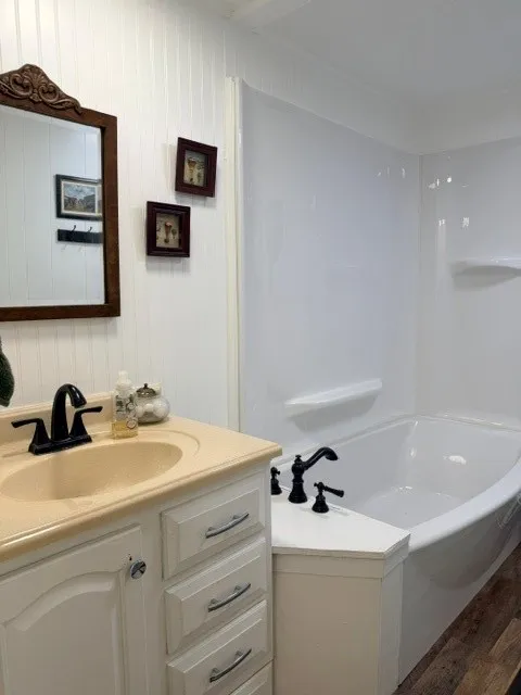 Mobile Home For Sale in Montague County , 168 Catfish Trail, Bowie, Texas 76230, 3 Bedroom, 2 Bathroom, Garage spaces, 1,312 Sqft, built in 1983, mls#21316592, Real Estate Agent in Bowie, Homes For Sale in Montague county, Homes For Sale in Bowie, Realtor in Bowie Texas, Real Estate Brokerage Independent Realty Texas, Luminita Cordes Realtor