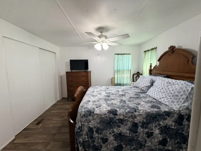 Mobile Home For Sale in Montague County , 168 Catfish Trail, Bowie, Texas 76230, 3 Bedroom, 2 Bathroom, Garage spaces, 1,312 Sqft, built in 1983, mls#21316592, Real Estate Agent in Bowie, Homes For Sale in Montague county, Homes For Sale in Bowie, Realtor in Bowie Texas, Real Estate Brokerage Independent Realty Texas, Luminita Cordes Realtor