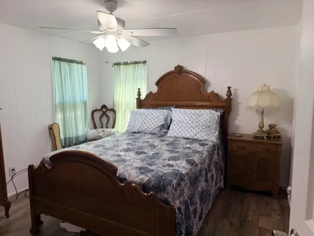 Mobile Home For Sale in Montague County , 168 Catfish Trail, Bowie, Texas 76230, 3 Bedroom, 2 Bathroom, Garage spaces, 1,312 Sqft, built in 1983, mls#21316592, Real Estate Agent in Bowie, Homes For Sale in Montague county, Homes For Sale in Bowie, Realtor in Bowie Texas, Real Estate Brokerage Independent Realty Texas, Luminita Cordes Realtor
