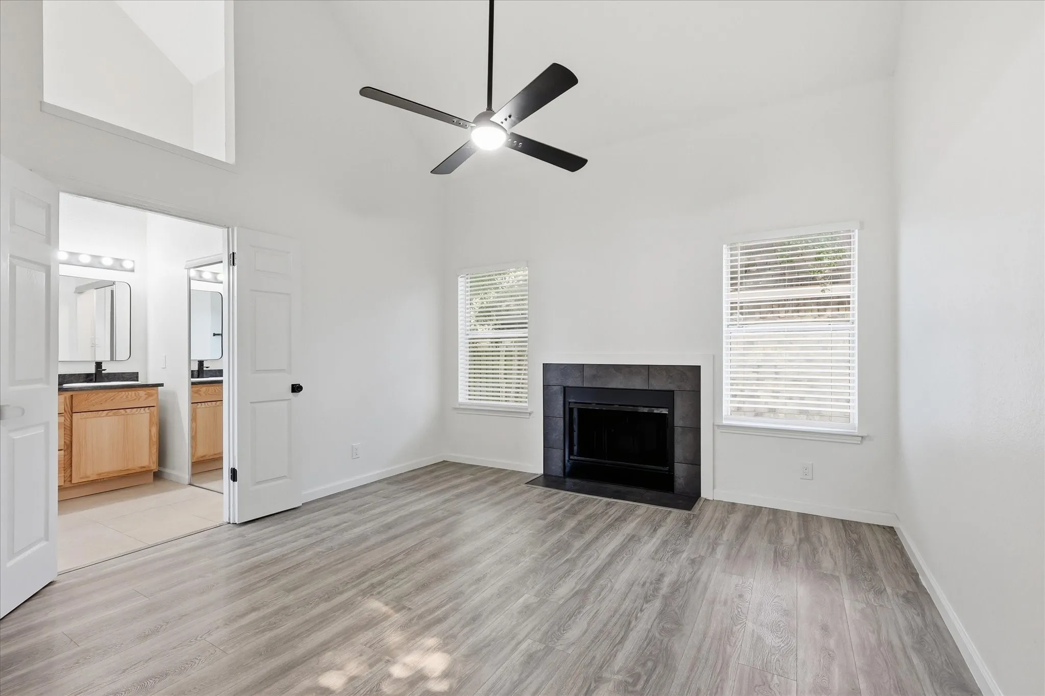 Single Family Residence For Sale in Dallas County , 4215 Scarsdale Lane, Dallas, Texas 75227, 3 Bedroom, 2 Bathroom, 1 Garage spaces, 1,136 Sqft, built in 1987, mls#21316140, Real Estate Agent in Dallas, Homes For Sale in Dallas county, Homes For Sale in Dallas, Realtor in Dallas Texas, Real Estate Brokerage Independent Realty Texas, Luminita Cordes Realtor