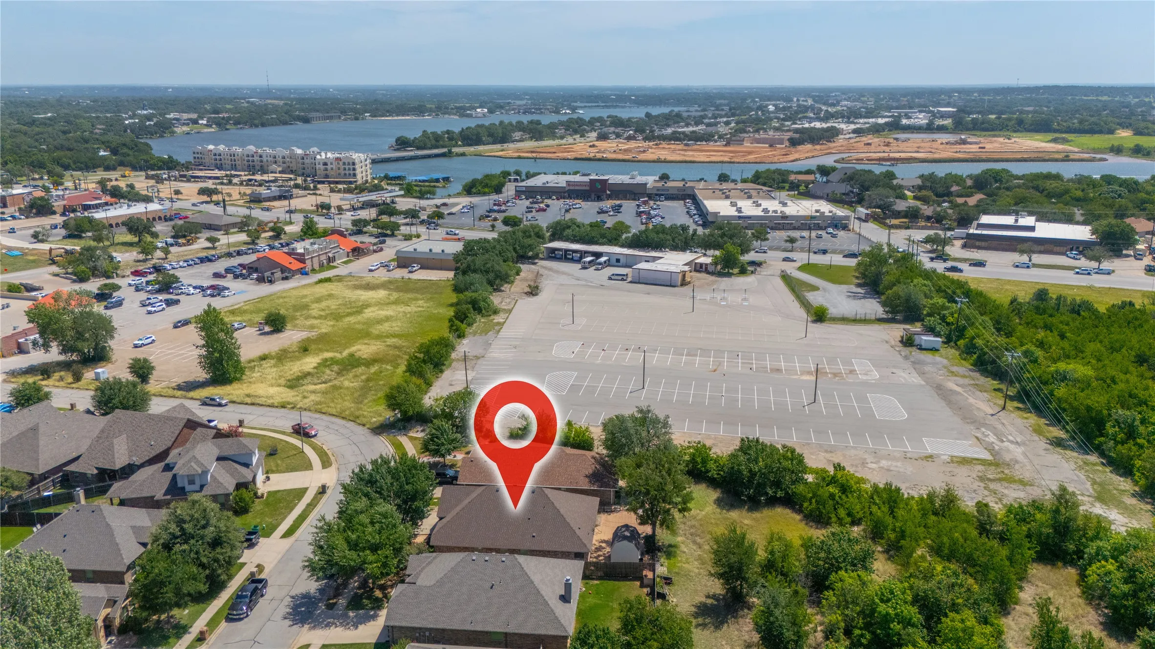 Single Family Residence For Sale in Hood County , 1321 Lauren Lane, Granbury, Texas 76048, 3 Bedroom, 2 Bathroom, 2 Garage spaces, 1,899 Sqft, built in 2013, mls#21316596, Real Estate Agent in Granbury, Homes For Sale in Hood county, Homes For Sale in Granbury, Realtor in Granbury Texas, Real Estate Brokerage Independent Realty Texas, Luminita Cordes Realtor