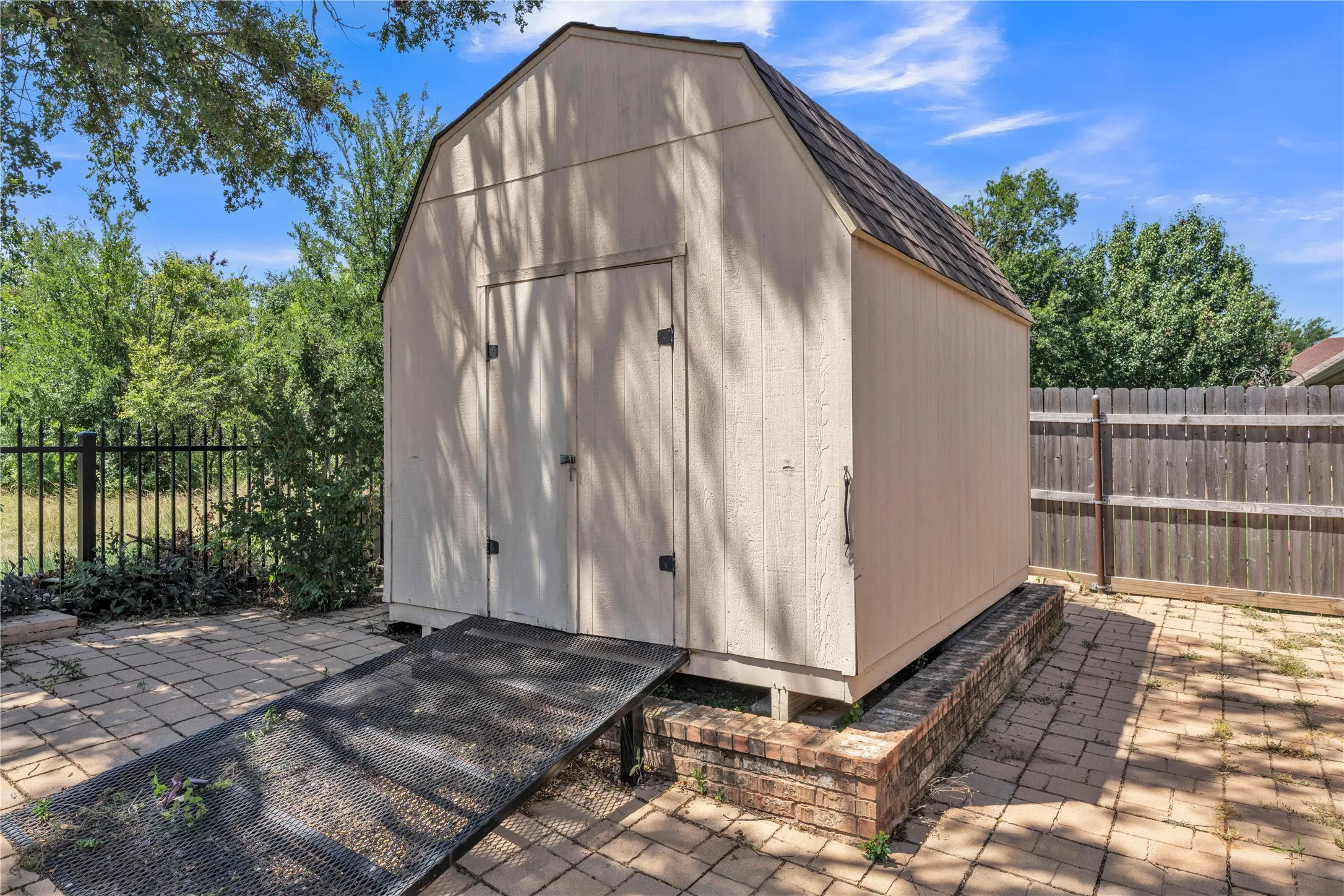 Single Family Residence For Sale in Hood County , 1321 Lauren Lane, Granbury, Texas 76048, 3 Bedroom, 2 Bathroom, 2 Garage spaces, 1,899 Sqft, built in 2013, mls#21316596, Real Estate Agent in Granbury, Homes For Sale in Hood county, Homes For Sale in Granbury, Realtor in Granbury Texas, Real Estate Brokerage Independent Realty Texas, Luminita Cordes Realtor