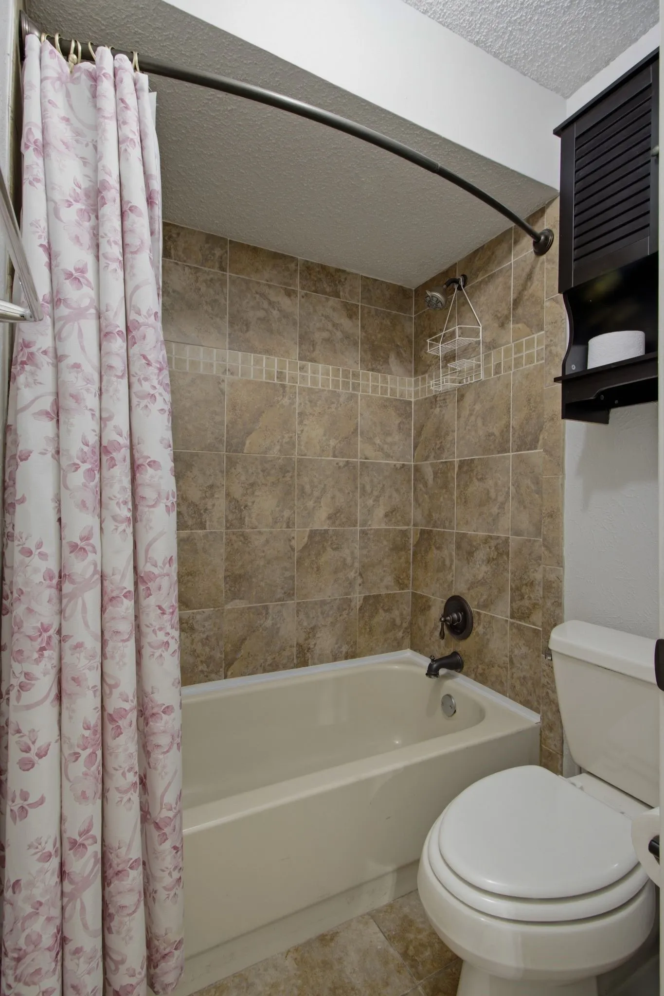 Townhouse For Sale in Denton County , 840 Creekside Drive, Lewisville, Texas 75067, 3 Bedroom, 3 Bathroom, Garage spaces, 1,612 Sqft, built in 1983, mls#21315432, Real Estate Agent in Lewisville, Homes For Sale in Denton county, Homes For Sale in Lewisville, Realtor in Lewisville Texas, Real Estate Brokerage Independent Realty Texas, Luminita Cordes Realtor