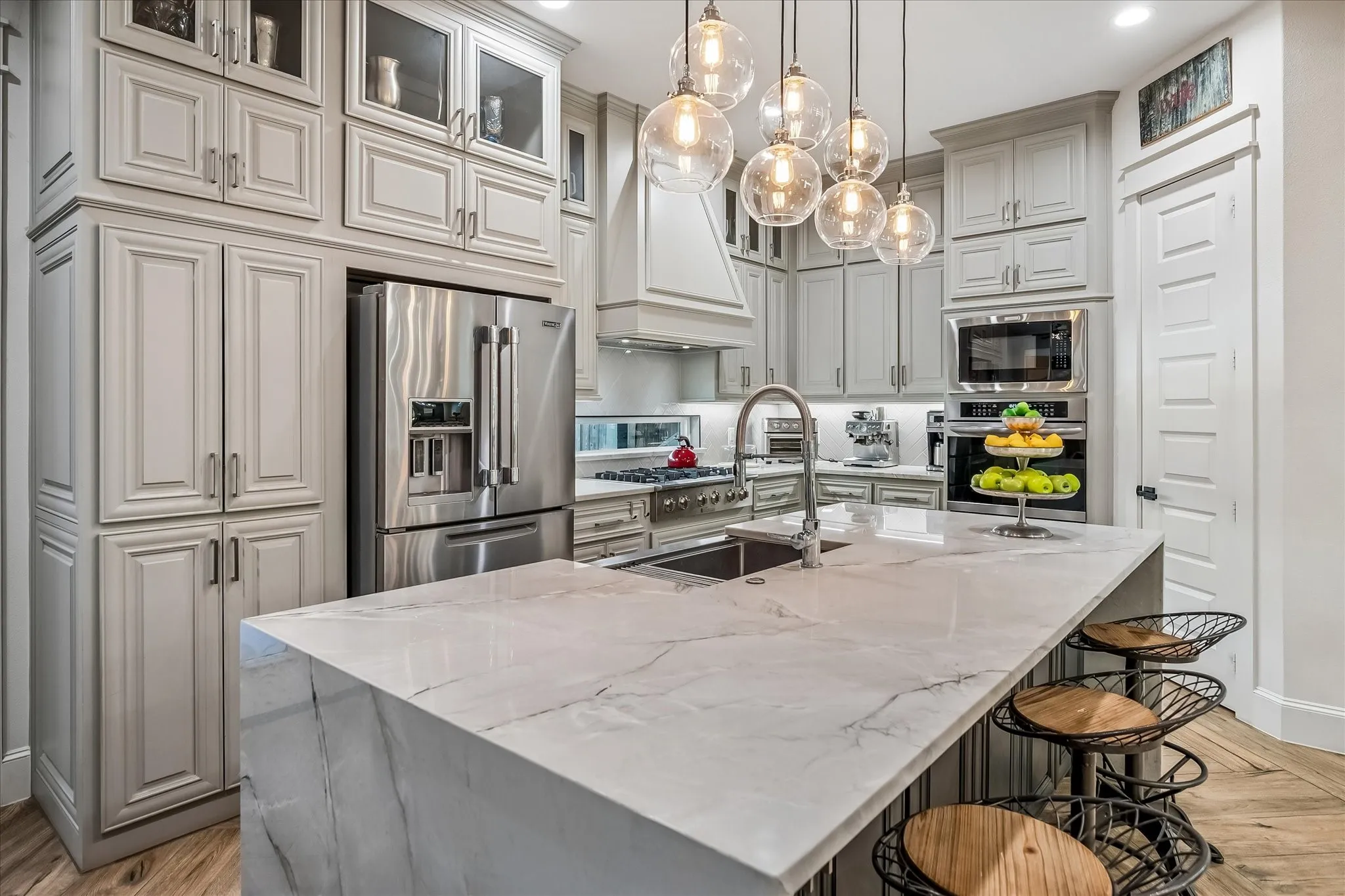 Single Family Residence For Sale in Dallas County , 2121 Clearspring Drive S, Irving, Texas 75063, 5 Bedroom, 4 Bathroom, 3 Garage spaces, 3,412 Sqft, built in 1986, mls#21316478, Real Estate Agent in Irving, Homes For Sale in Dallas county, Homes For Sale in Irving, Realtor in Irving Texas, Real Estate Brokerage Independent Realty Texas, Luminita Cordes Realtor
