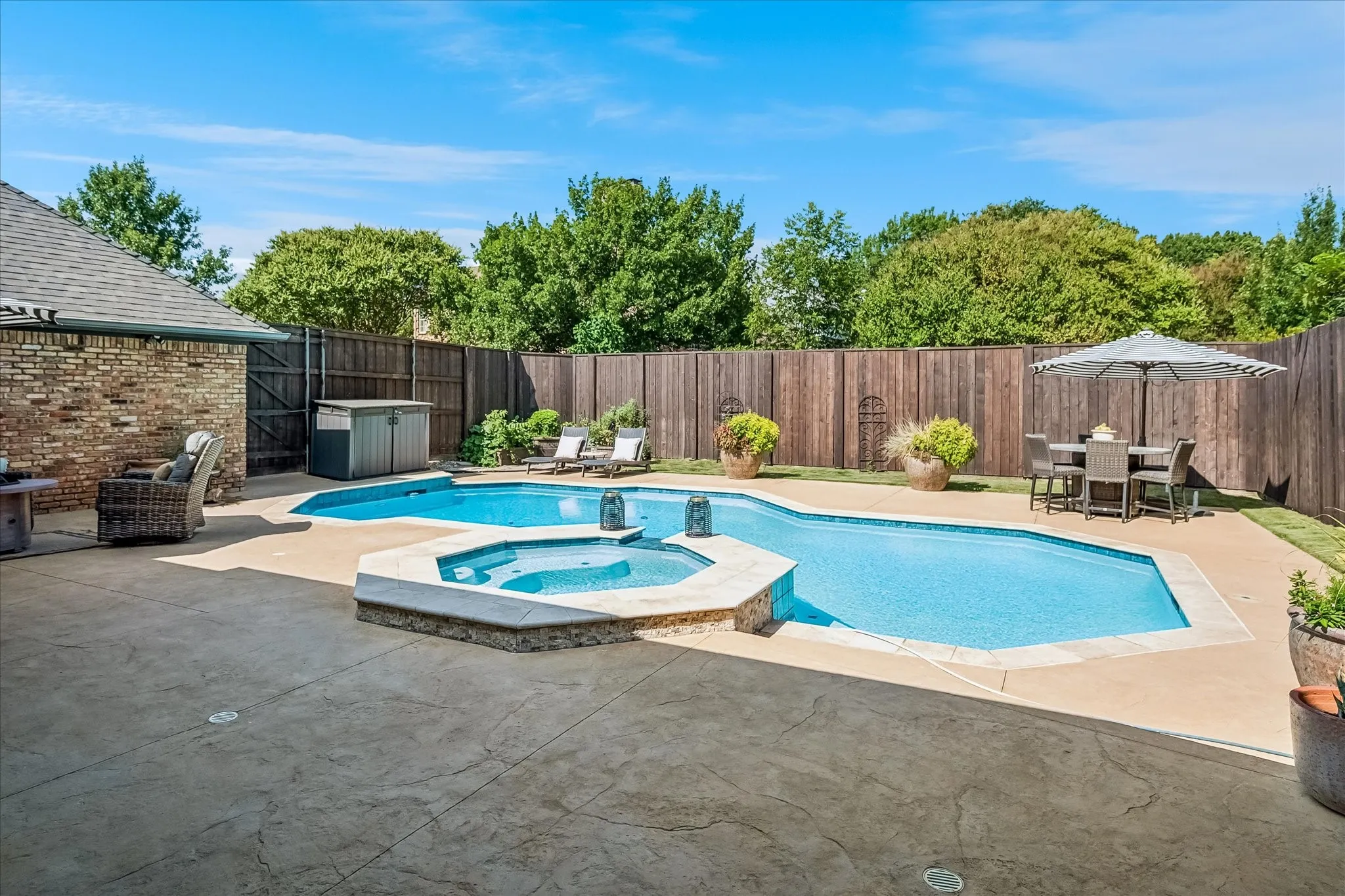 Single Family Residence For Sale in Dallas County , 2121 Clearspring Drive S, Irving, Texas 75063, 5 Bedroom, 4 Bathroom, 3 Garage spaces, 3,412 Sqft, built in 1986, mls#21316478, Real Estate Agent in Irving, Homes For Sale in Dallas county, Homes For Sale in Irving, Realtor in Irving Texas, Real Estate Brokerage Independent Realty Texas, Luminita Cordes Realtor