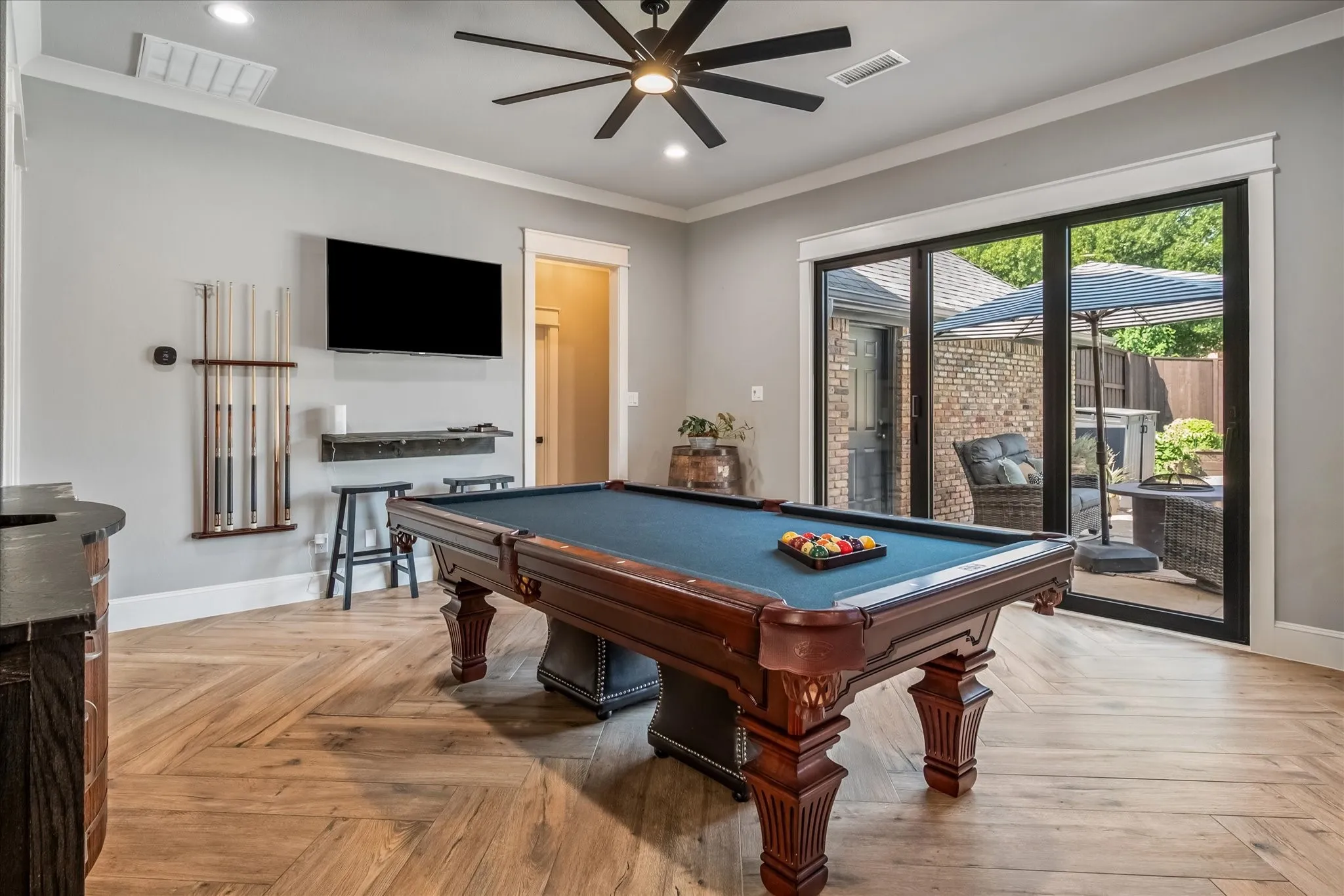 Single Family Residence For Sale in Dallas County , 2121 Clearspring Drive S, Irving, Texas 75063, 5 Bedroom, 4 Bathroom, 3 Garage spaces, 3,412 Sqft, built in 1986, mls#21316478, Real Estate Agent in Irving, Homes For Sale in Dallas county, Homes For Sale in Irving, Realtor in Irving Texas, Real Estate Brokerage Independent Realty Texas, Luminita Cordes Realtor