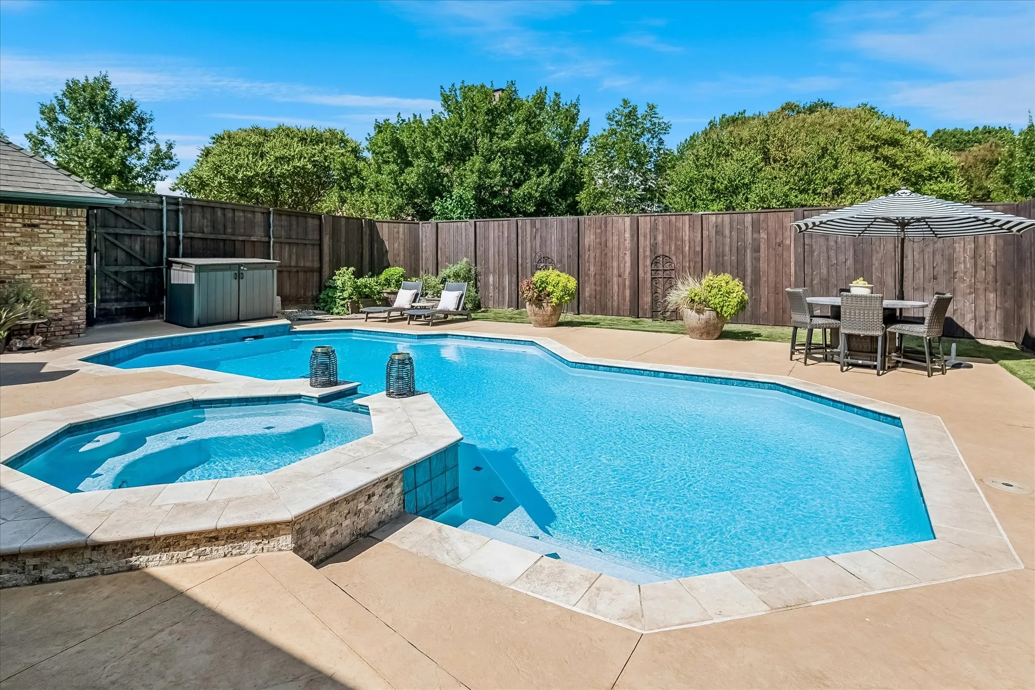 Single Family Residence For Sale in Dallas County , 2121 Clearspring Drive S, Irving, Texas 75063, 5 Bedroom, 4 Bathroom, 3 Garage spaces, 3,412 Sqft, built in 1986, mls#21316478, Real Estate Agent in Irving, Homes For Sale in Dallas county, Homes For Sale in Irving, Realtor in Irving Texas, Real Estate Brokerage Independent Realty Texas, Luminita Cordes Realtor