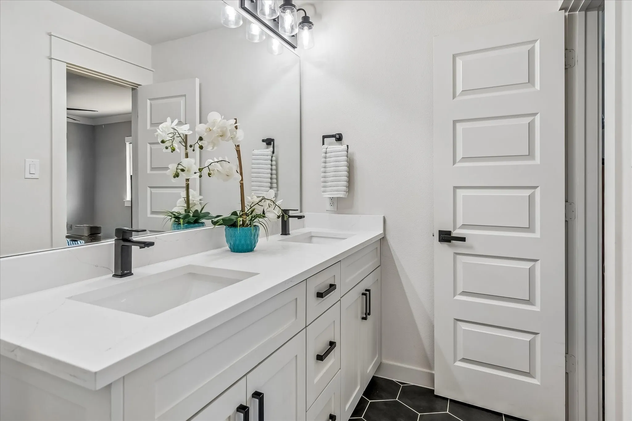 Single Family Residence For Sale in Dallas County , 2121 Clearspring Drive S, Irving, Texas 75063, 5 Bedroom, 4 Bathroom, 3 Garage spaces, 3,412 Sqft, built in 1986, mls#21316478, Real Estate Agent in Irving, Homes For Sale in Dallas county, Homes For Sale in Irving, Realtor in Irving Texas, Real Estate Brokerage Independent Realty Texas, Luminita Cordes Realtor