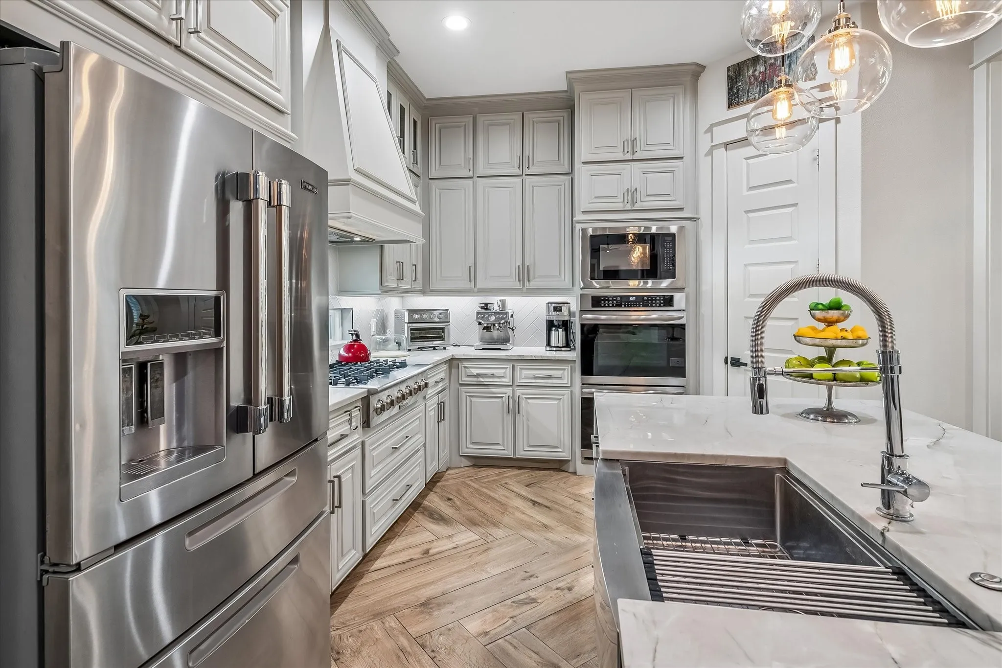 Single Family Residence For Sale in Dallas County , 2121 Clearspring Drive S, Irving, Texas 75063, 5 Bedroom, 4 Bathroom, 3 Garage spaces, 3,412 Sqft, built in 1986, mls#21316478, Real Estate Agent in Irving, Homes For Sale in Dallas county, Homes For Sale in Irving, Realtor in Irving Texas, Real Estate Brokerage Independent Realty Texas, Luminita Cordes Realtor