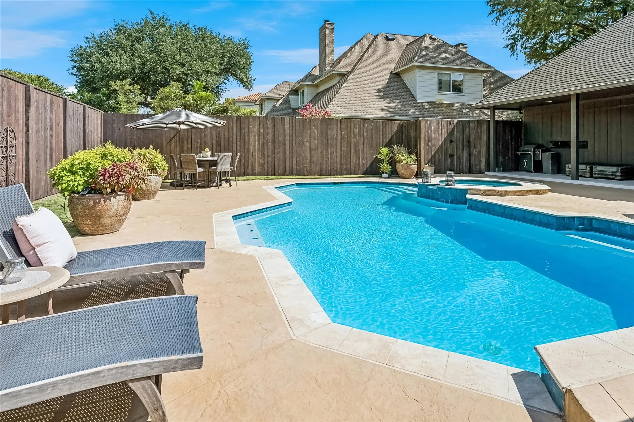 Single Family Residence For Sale in Dallas County , 2121 Clearspring Drive S, Irving, Texas 75063, 5 Bedroom, 4 Bathroom, 3 Garage spaces, 3,412 Sqft, built in 1986, mls#21316478, Real Estate Agent in Irving, Homes For Sale in Dallas county, Homes For Sale in Irving, Realtor in Irving Texas, Real Estate Brokerage Independent Realty Texas, Luminita Cordes Realtor