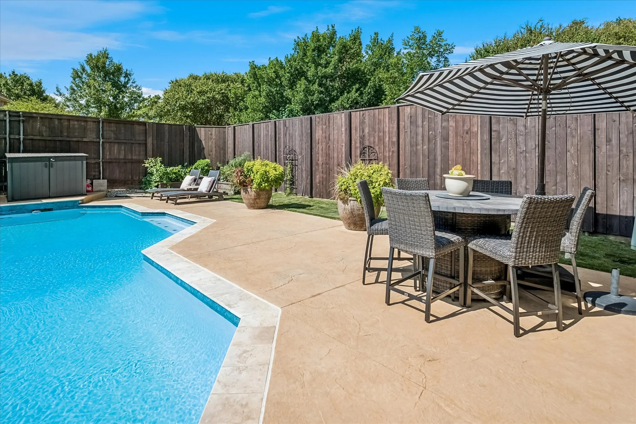 Single Family Residence For Sale in Dallas County , 2121 Clearspring Drive S, Irving, Texas 75063, 5 Bedroom, 4 Bathroom, 3 Garage spaces, 3,412 Sqft, built in 1986, mls#21316478, Real Estate Agent in Irving, Homes For Sale in Dallas county, Homes For Sale in Irving, Realtor in Irving Texas, Real Estate Brokerage Independent Realty Texas, Luminita Cordes Realtor