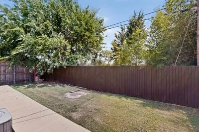 Single Family Residence For Sale in Dallas County , 1157 Meadow Park Lane, Grand Prairie, Texas 75052, 3 Bedroom, 2 Bathroom, 2 Garage spaces, 1,541 Sqft, built in 1985, mls#21316611, Real Estate Agent in Grand Prairie, Homes For Sale in Dallas county, Homes For Sale in Grand Prairie, Realtor in Grand Prairie Texas, Real Estate Brokerage Independent Realty Texas, Luminita Cordes Realtor