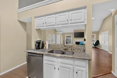 Single Family Residence For Sale in Dallas County , 1157 Meadow Park Lane, Grand Prairie, Texas 75052, 3 Bedroom, 2 Bathroom, 2 Garage spaces, 1,541 Sqft, built in 1985, mls#21316611, Real Estate Agent in Grand Prairie, Homes For Sale in Dallas county, Homes For Sale in Grand Prairie, Realtor in Grand Prairie Texas, Real Estate Brokerage Independent Realty Texas, Luminita Cordes Realtor