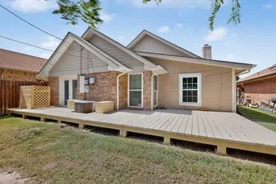 Single Family Residence For Sale in Dallas County , 1157 Meadow Park Lane, Grand Prairie, Texas 75052, 3 Bedroom, 2 Bathroom, 2 Garage spaces, 1,541 Sqft, built in 1985, mls#21316611, Real Estate Agent in Grand Prairie, Homes For Sale in Dallas county, Homes For Sale in Grand Prairie, Realtor in Grand Prairie Texas, Real Estate Brokerage Independent Realty Texas, Luminita Cordes Realtor