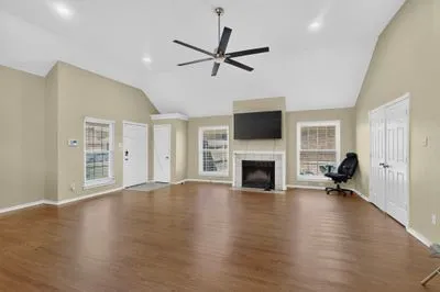 Single Family Residence For Sale in Dallas County , 1157 Meadow Park Lane, Grand Prairie, Texas 75052, 3 Bedroom, 2 Bathroom, 2 Garage spaces, 1,541 Sqft, built in 1985, mls#21316611, Real Estate Agent in Grand Prairie, Homes For Sale in Dallas county, Homes For Sale in Grand Prairie, Realtor in Grand Prairie Texas, Real Estate Brokerage Independent Realty Texas, Luminita Cordes Realtor