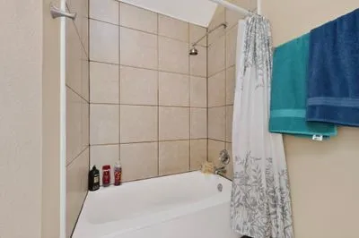 Single Family Residence For Sale in Dallas County , 1157 Meadow Park Lane, Grand Prairie, Texas 75052, 3 Bedroom, 2 Bathroom, 2 Garage spaces, 1,541 Sqft, built in 1985, mls#21316611, Real Estate Agent in Grand Prairie, Homes For Sale in Dallas county, Homes For Sale in Grand Prairie, Realtor in Grand Prairie Texas, Real Estate Brokerage Independent Realty Texas, Luminita Cordes Realtor