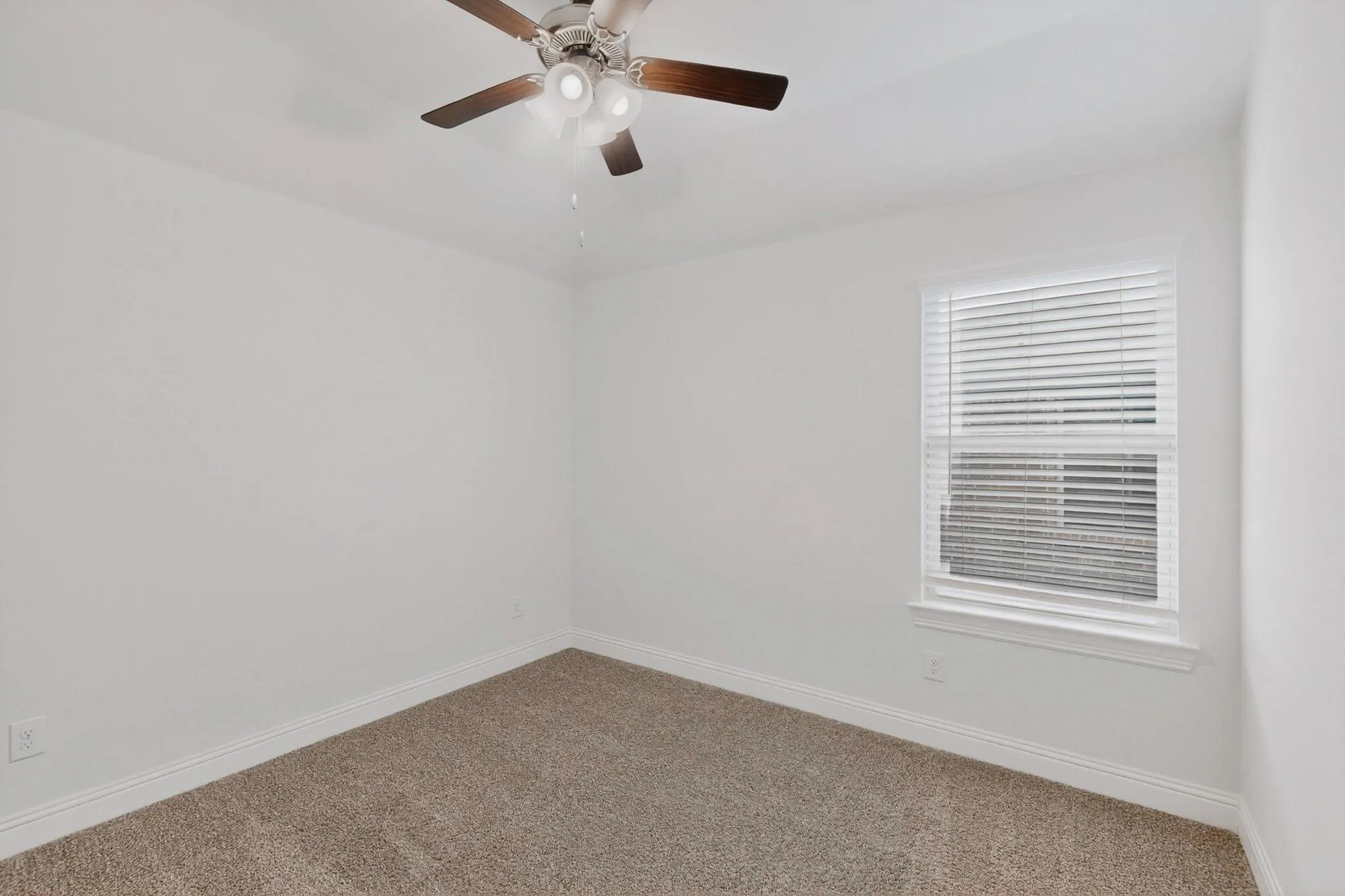 Single Family Residence For Sale in Denton County , 7113 Dandelion Drive, Little Elm, Texas 76227, 4 Bedroom, 3 Bathroom, 2 Garage spaces, 2,394 Sqft, built in 2020, mls#21316613, Real Estate Agent in Little Elm, Homes For Sale in Denton county, Homes For Sale in Little Elm, Realtor in Little Elm Texas, Real Estate Brokerage Independent Realty Texas, Luminita Cordes Realtor
