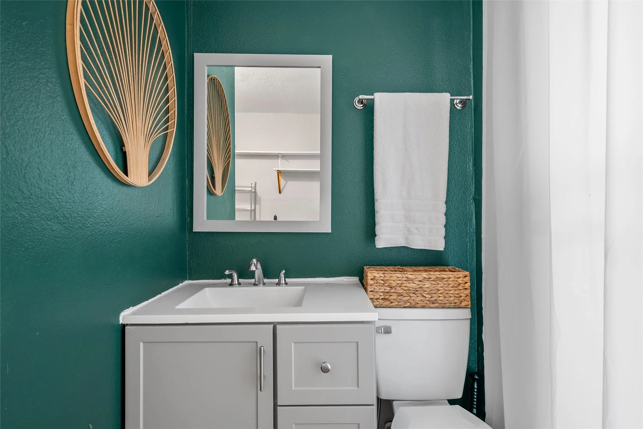 Single Family Residence For Sale in Mc Lennan County , 714 Hines Avenue, Waco, Texas 76706, 3 Bedroom, 2 Bathroom, Garage spaces, 1,152 Sqft, built in 1950, mls#21311097, Real Estate Agent in Waco, Homes For Sale in Mc Lennan county, Homes For Sale in Waco, Realtor in Waco Texas, Real Estate Brokerage Independent Realty Texas, Luminita Cordes Realtor