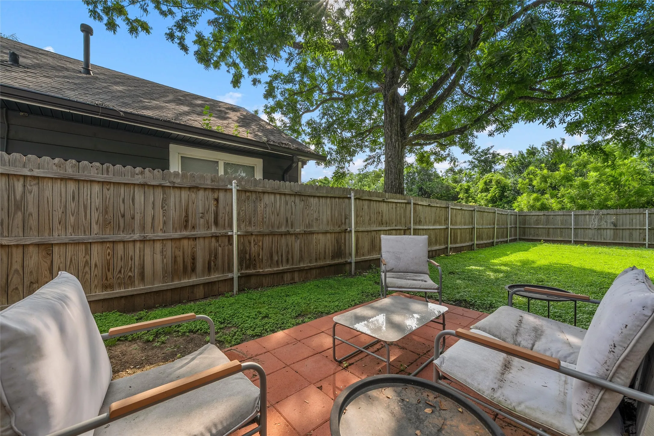 Single Family Residence For Sale in Mc Lennan County , 714 Hines Avenue, Waco, Texas 76706, 3 Bedroom, 2 Bathroom, Garage spaces, 1,152 Sqft, built in 1950, mls#21311097, Real Estate Agent in Waco, Homes For Sale in Mc Lennan county, Homes For Sale in Waco, Realtor in Waco Texas, Real Estate Brokerage Independent Realty Texas, Luminita Cordes Realtor