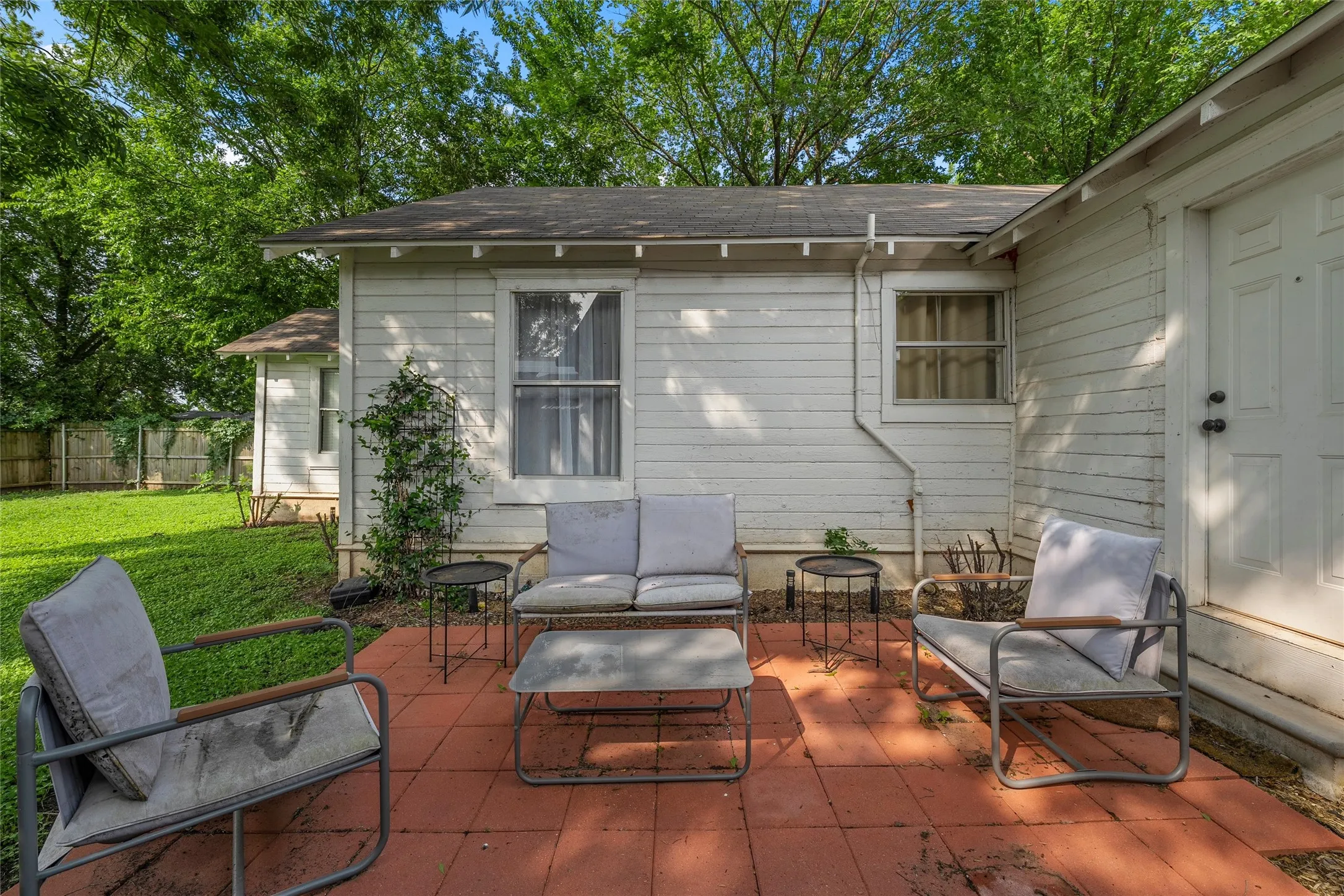 Single Family Residence For Sale in Mc Lennan County , 714 Hines Avenue, Waco, Texas 76706, 3 Bedroom, 2 Bathroom, Garage spaces, 1,152 Sqft, built in 1950, mls#21311097, Real Estate Agent in Waco, Homes For Sale in Mc Lennan county, Homes For Sale in Waco, Realtor in Waco Texas, Real Estate Brokerage Independent Realty Texas, Luminita Cordes Realtor