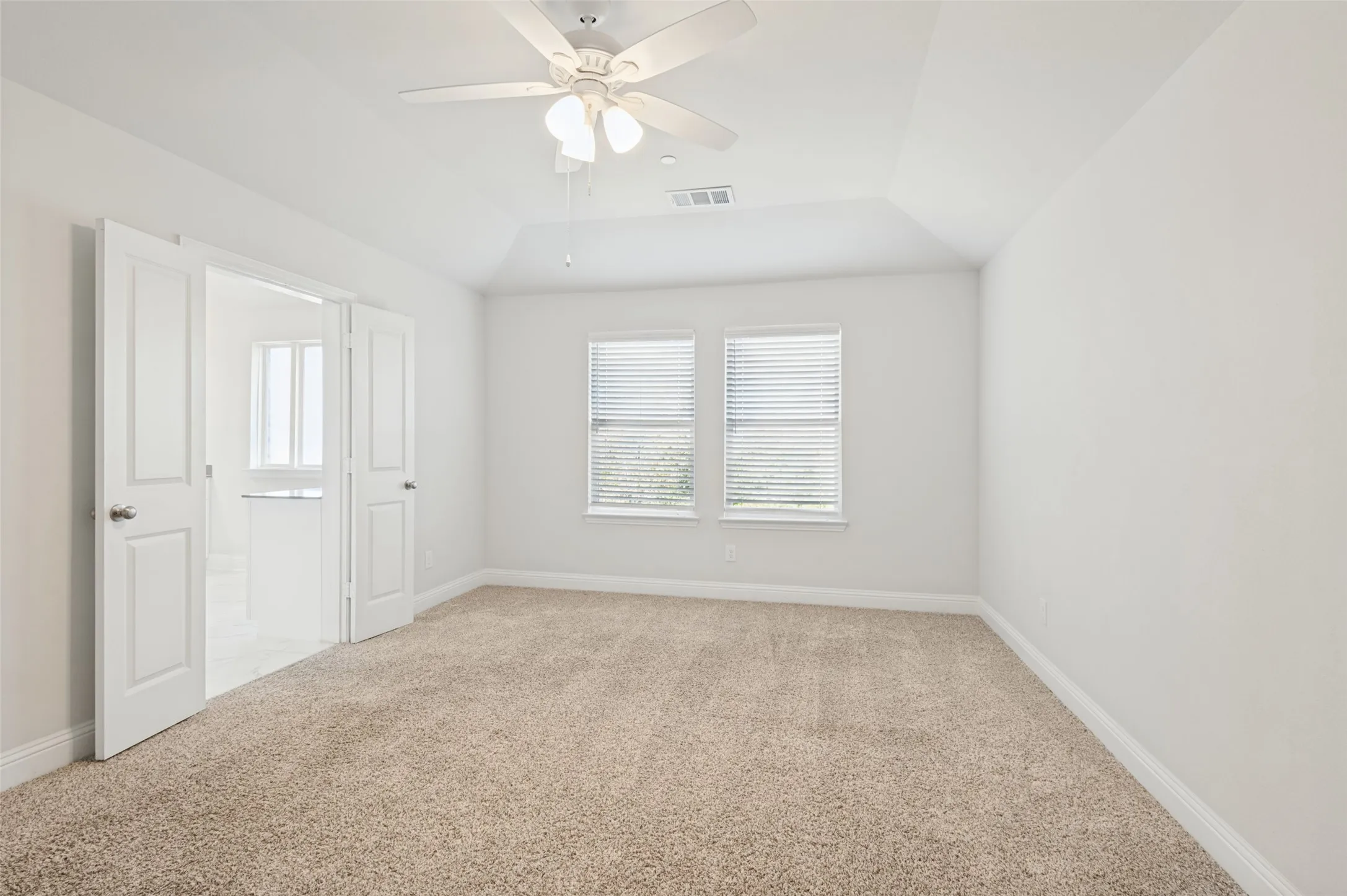 Townhouse For Rent in Denton County , 533 Hutchinson Lane, Lewisville, Texas 75077, 3 Bedroom, 3 Bathroom, 2 Garage spaces, 1,936 Sqft, built in 2022, mls#21316617, Real Estate Agent in Lewisville, Homes For Rent in Denton county, Homes For Rent in Lewisville, Realtor in Lewisville Texas, Real Estate Brokerage Independent Realty Texas, Luminita Cordes Realtor