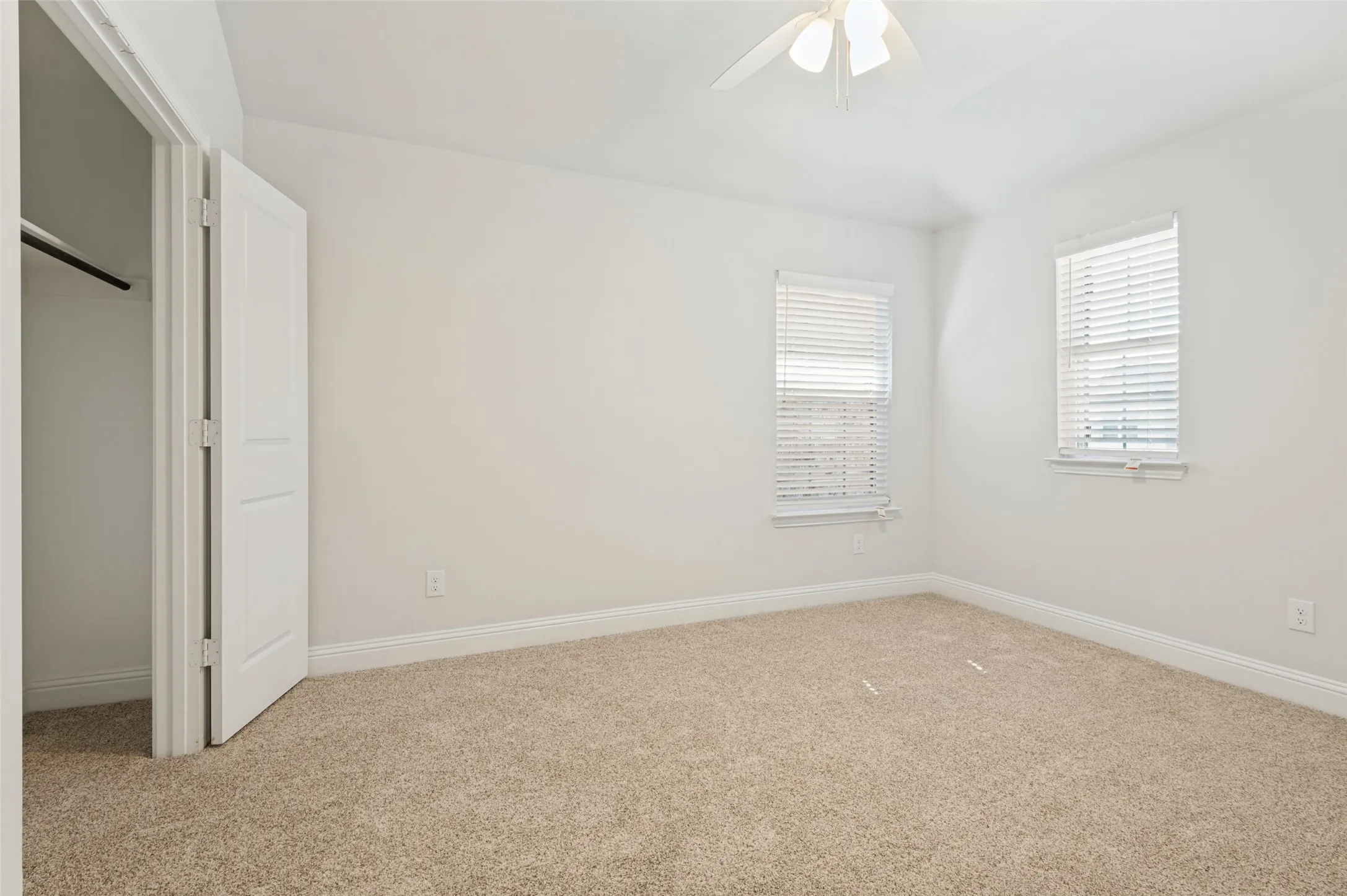 Townhouse For Rent in Denton County , 533 Hutchinson Lane, Lewisville, Texas 75077, 3 Bedroom, 3 Bathroom, 2 Garage spaces, 1,936 Sqft, built in 2022, mls#21316617, Real Estate Agent in Lewisville, Homes For Rent in Denton county, Homes For Rent in Lewisville, Realtor in Lewisville Texas, Real Estate Brokerage Independent Realty Texas, Luminita Cordes Realtor