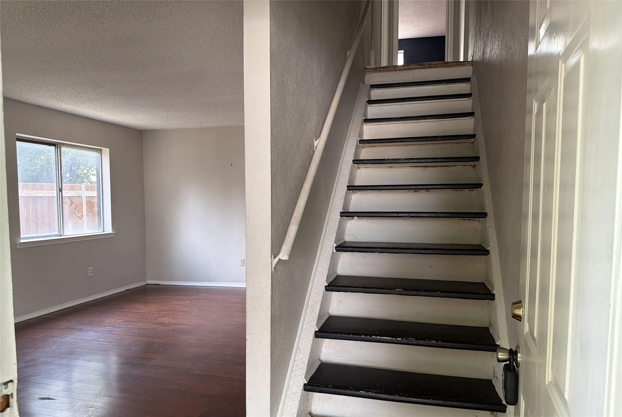 Single Family Residence For Sale in Dallas County , 7791 Los Gatos Drive, Dallas, Texas 75232, 4 Bedroom, 2 Bathroom, Garage spaces, 2,092 Sqft, built in 1975, mls#21316493, Real Estate Agent in Dallas, Homes For Sale in Dallas county, Homes For Sale in Dallas, Realtor in Dallas Texas, Real Estate Brokerage Independent Realty Texas, Luminita Cordes Realtor