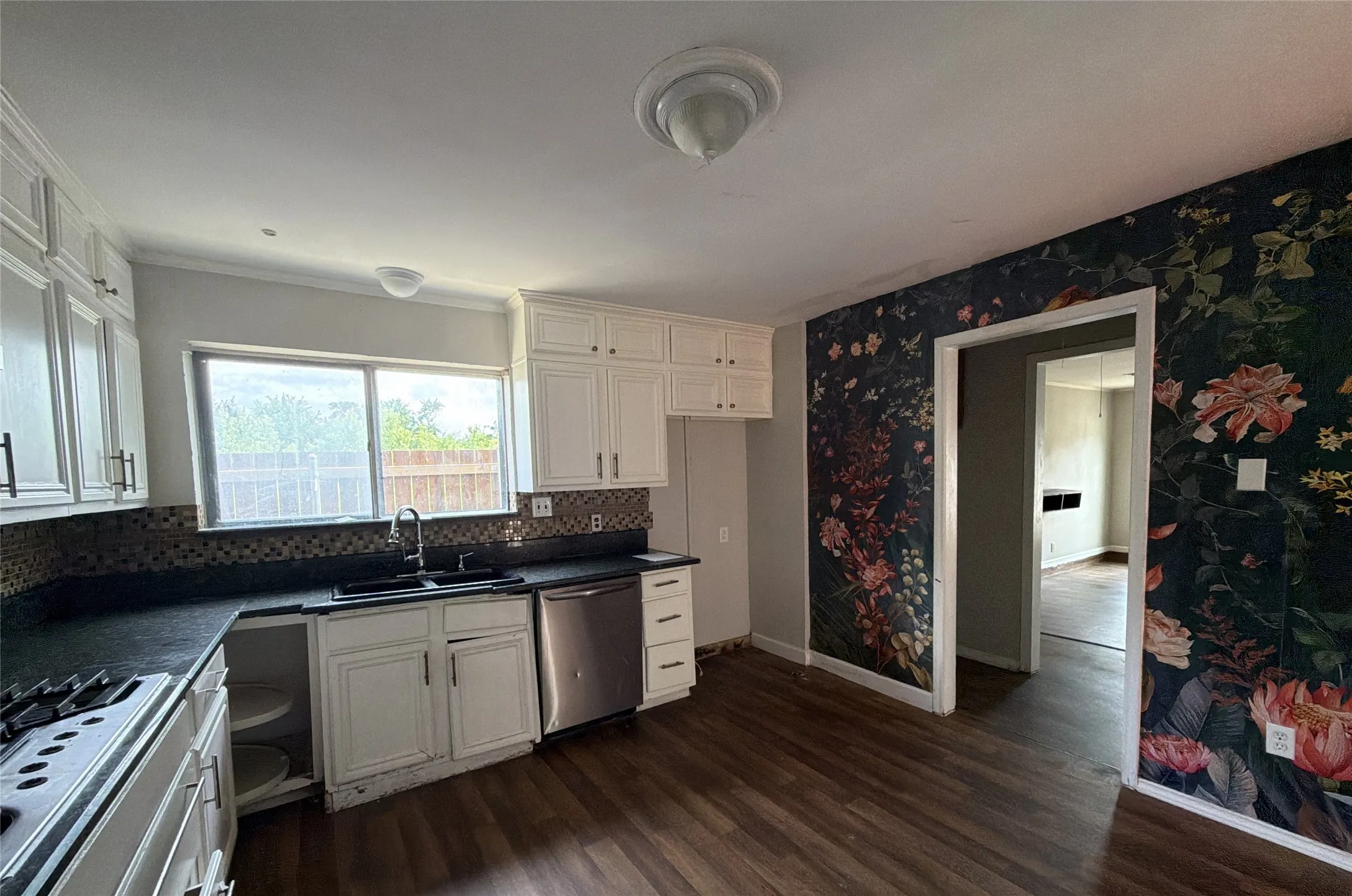Single Family Residence For Sale in Dallas County , 7791 Los Gatos Drive, Dallas, Texas 75232, 4 Bedroom, 2 Bathroom, Garage spaces, 2,092 Sqft, built in 1975, mls#21316493, Real Estate Agent in Dallas, Homes For Sale in Dallas county, Homes For Sale in Dallas, Realtor in Dallas Texas, Real Estate Brokerage Independent Realty Texas, Luminita Cordes Realtor