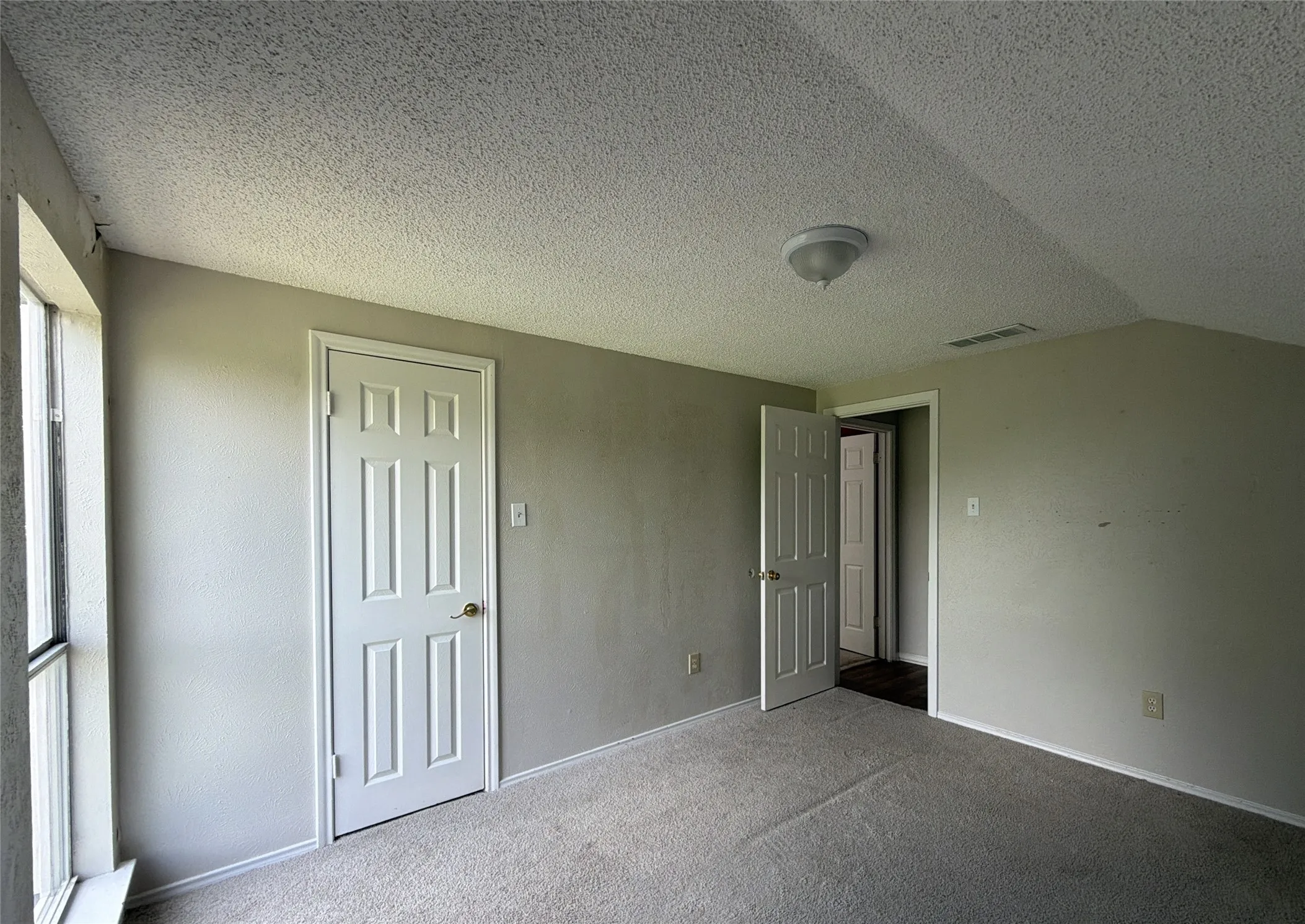 Single Family Residence For Sale in Dallas County , 7791 Los Gatos Drive, Dallas, Texas 75232, 4 Bedroom, 2 Bathroom, Garage spaces, 2,092 Sqft, built in 1975, mls#21316493, Real Estate Agent in Dallas, Homes For Sale in Dallas county, Homes For Sale in Dallas, Realtor in Dallas Texas, Real Estate Brokerage Independent Realty Texas, Luminita Cordes Realtor