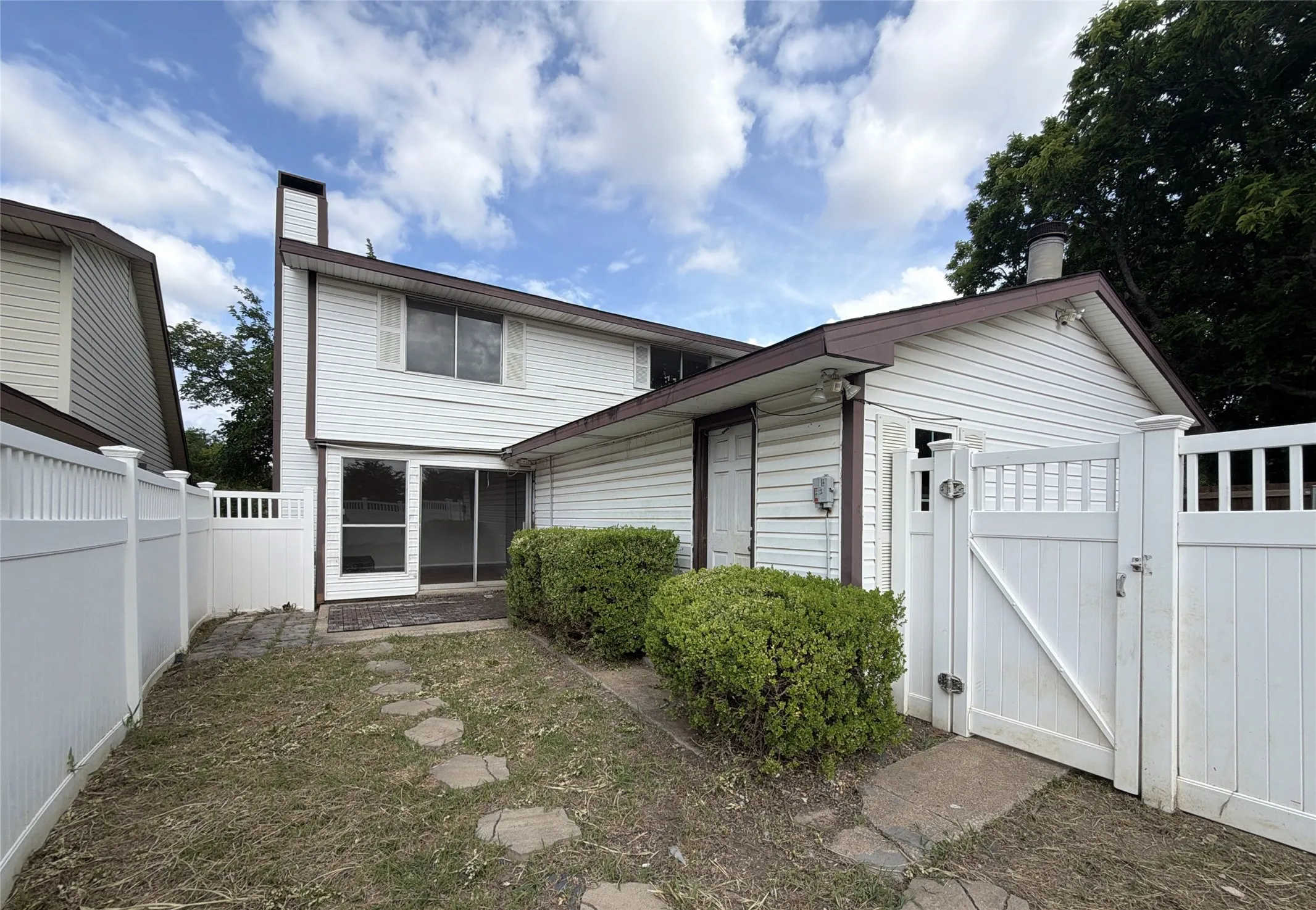 Single Family Residence For Sale in Dallas County , 7791 Los Gatos Drive, Dallas, Texas 75232, 4 Bedroom, 2 Bathroom, Garage spaces, 2,092 Sqft, built in 1975, mls#21316493, Real Estate Agent in Dallas, Homes For Sale in Dallas county, Homes For Sale in Dallas, Realtor in Dallas Texas, Real Estate Brokerage Independent Realty Texas, Luminita Cordes Realtor