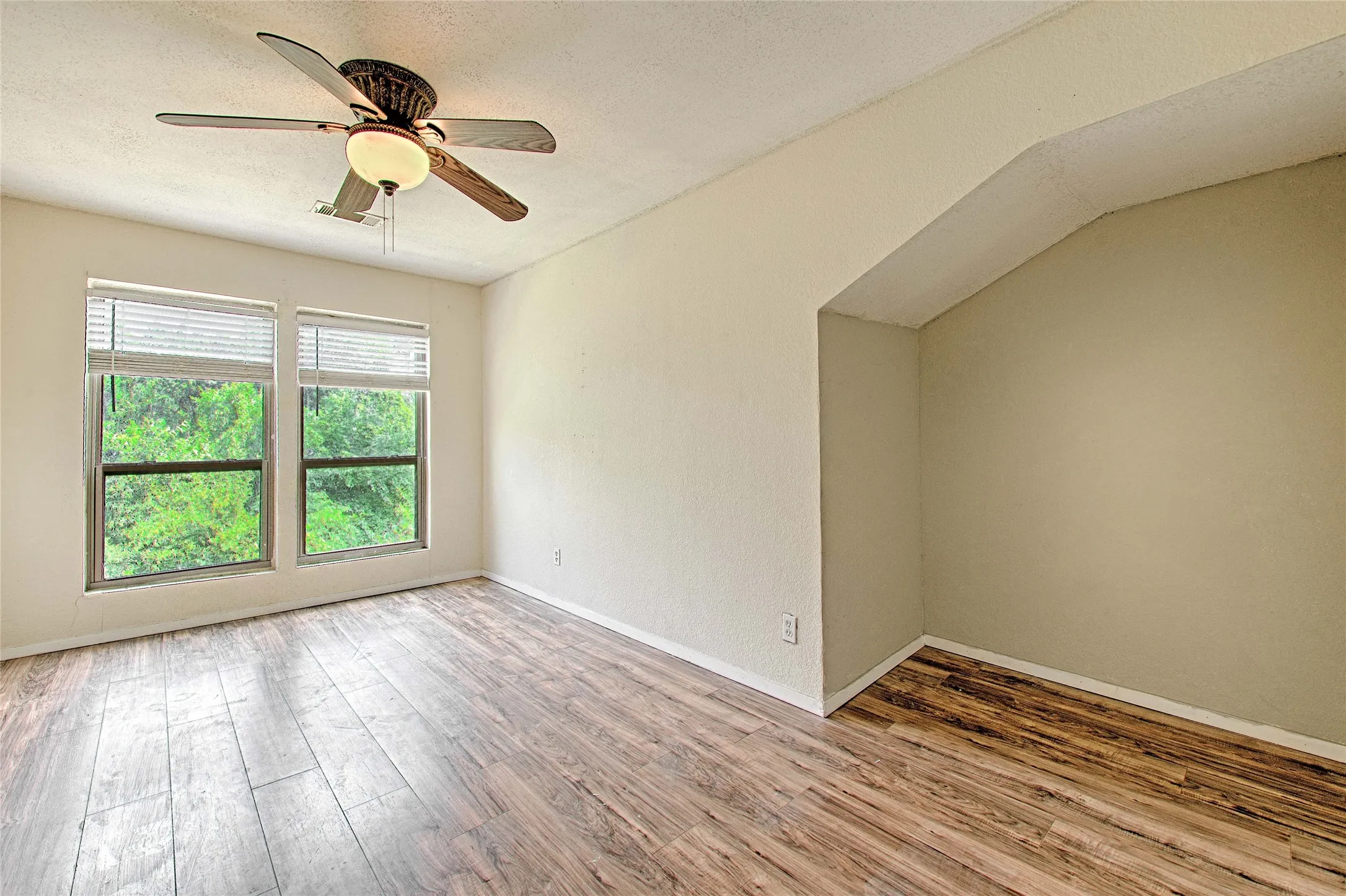 Condominium For Rent in Dallas County , 15889 Preston Road 1001, Dallas, Texas 75248, 2 Bedroom, 2 Bathroom, Garage spaces, 1,443 Sqft, built in 1983, mls#21309921, Real Estate Agent in Dallas, Homes For Rent in Dallas county, Homes For Rent in Dallas, Realtor in Dallas Texas, Real Estate Brokerage Independent Realty Texas, Luminita Cordes Realtor