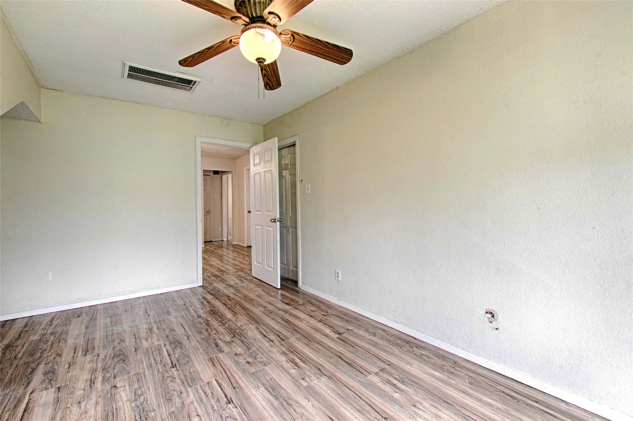 Condominium For Rent in Dallas County , 15889 Preston Road 1001, Dallas, Texas 75248, 2 Bedroom, 2 Bathroom, Garage spaces, 1,443 Sqft, built in 1983, mls#21309921, Real Estate Agent in Dallas, Homes For Rent in Dallas county, Homes For Rent in Dallas, Realtor in Dallas Texas, Real Estate Brokerage Independent Realty Texas, Luminita Cordes Realtor