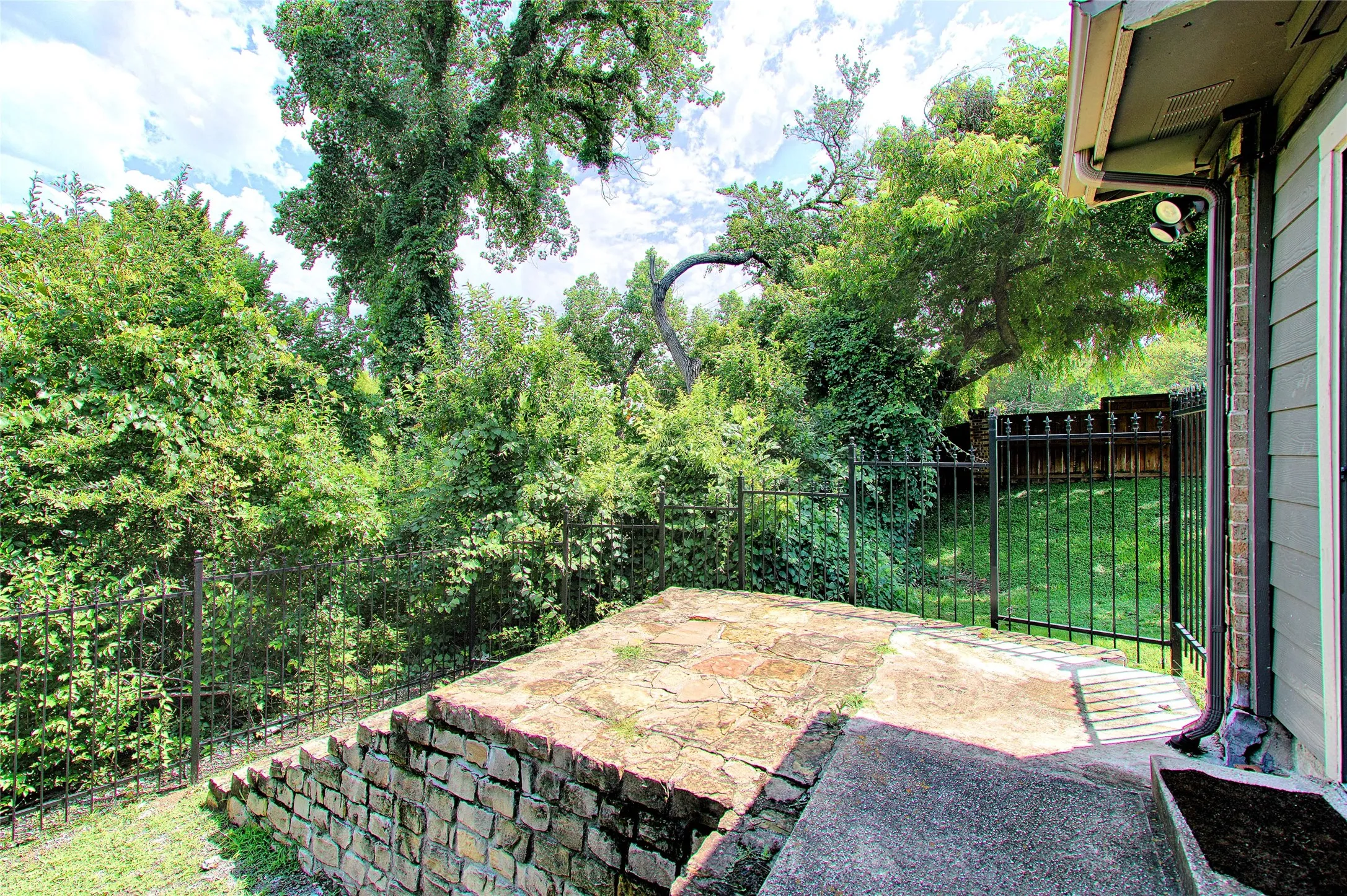 Condominium For Rent in Dallas County , 15889 Preston Road 1001, Dallas, Texas 75248, 2 Bedroom, 2 Bathroom, Garage spaces, 1,443 Sqft, built in 1983, mls#21309921, Real Estate Agent in Dallas, Homes For Rent in Dallas county, Homes For Rent in Dallas, Realtor in Dallas Texas, Real Estate Brokerage Independent Realty Texas, Luminita Cordes Realtor