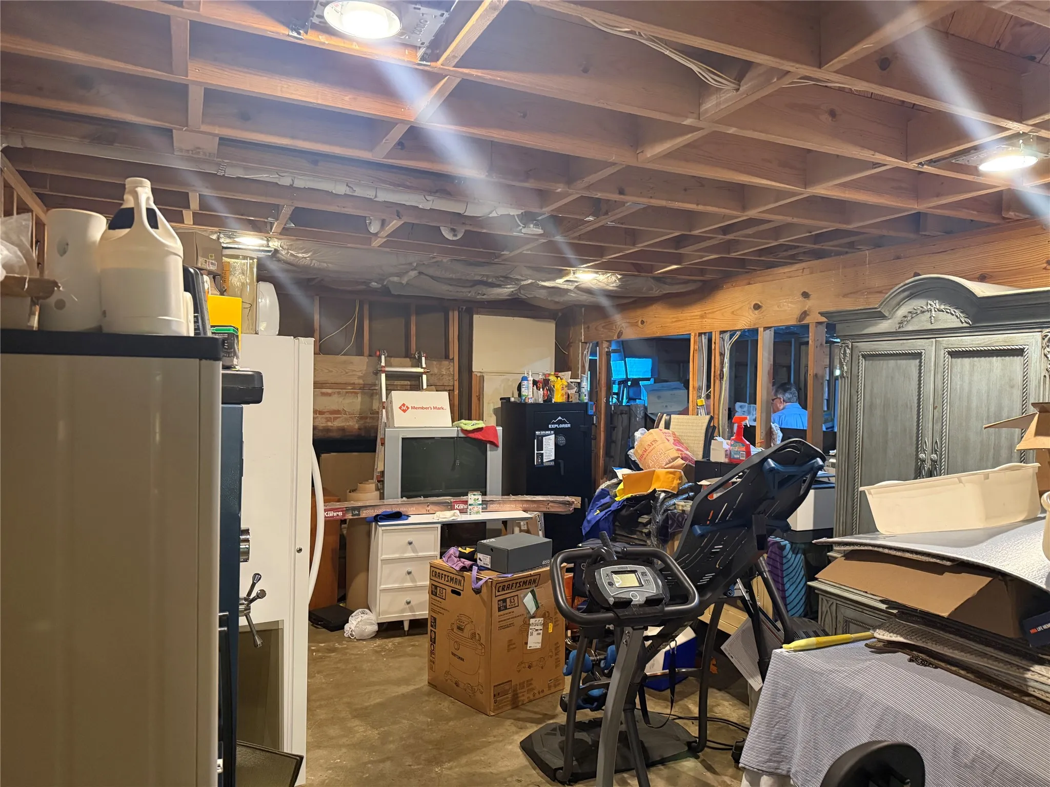 Single Family Residence For Sale in Dallas County , 2904 Bridal Wreath Lane, Dallas, Texas 75233, 4 Bedrooms, 4 Bathrooms, 2 Garage spaces, 2,598 Sqft, built in 1970, Price $279,000, mls#21316549, Real Estate Agent in Dallas, Homes For Sale in Dallas county, Homes For Sale in Dallas, Realtor in Dallas Texas, Real Estate Brokerage Independent Realty Texas, Luminita Cordes Realtor